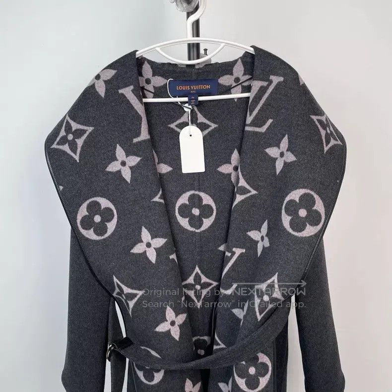 Louis Vuitton Louis Vuitton Dark grey bathrobe coat with full print of o Size XXS / US 00 / IT 34 - 2 Thumbnail