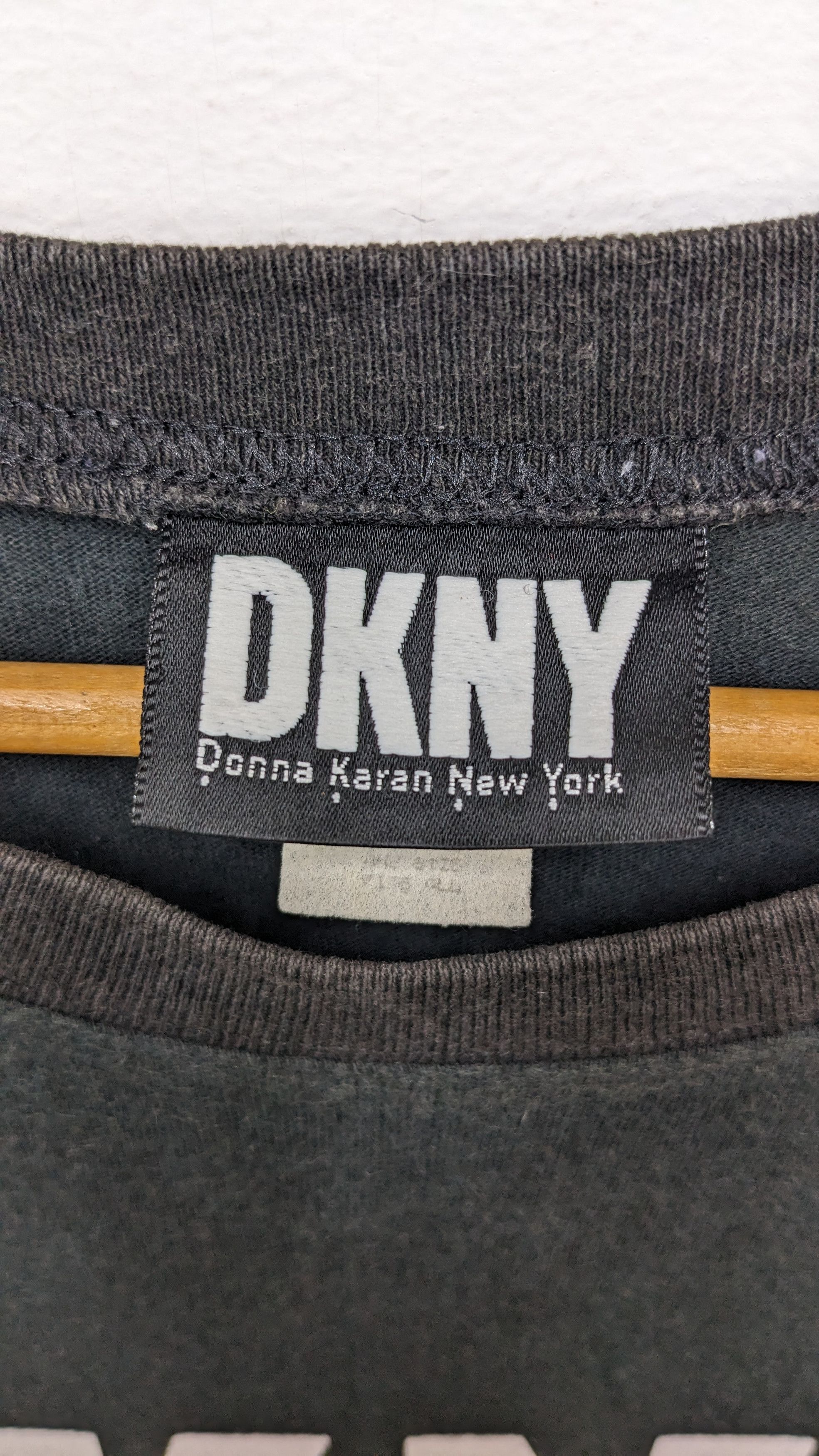 DKNY Vintage DKNY Donna Karan New York Tshirt Size US XL / EU 56 / 4 - 4 Thumbnail