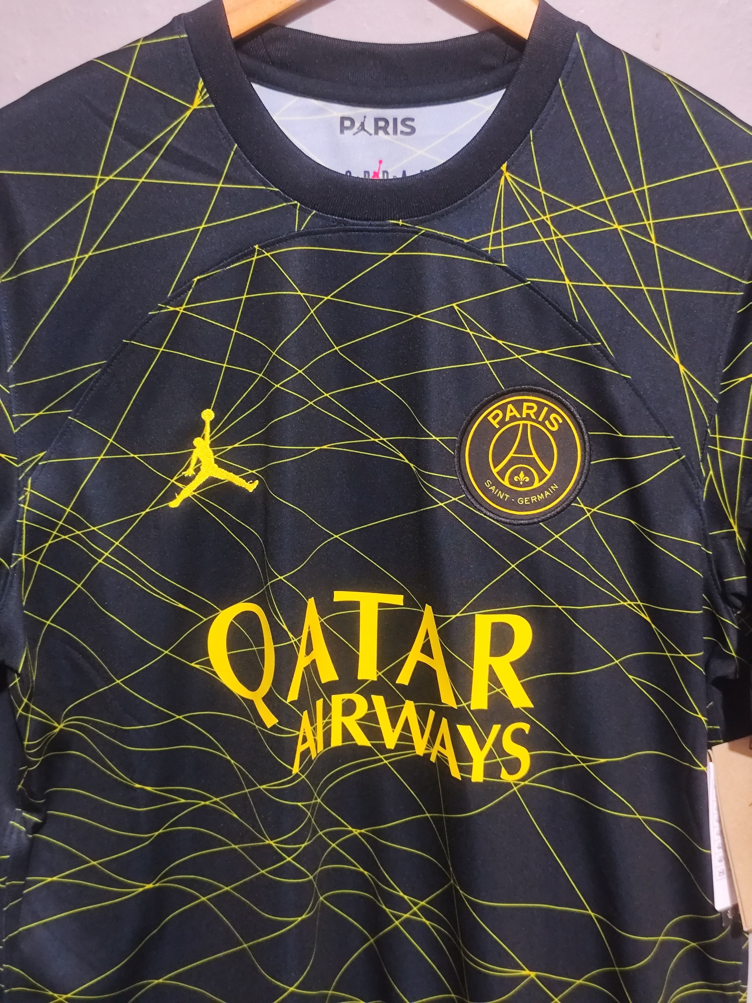 Jordan Brand Jordan x Paris Saint-Germain (PSG) 2022/23 #7 Mbappe Jersey Size US M / EU 48-50 / 2 - 3 Thumbnail