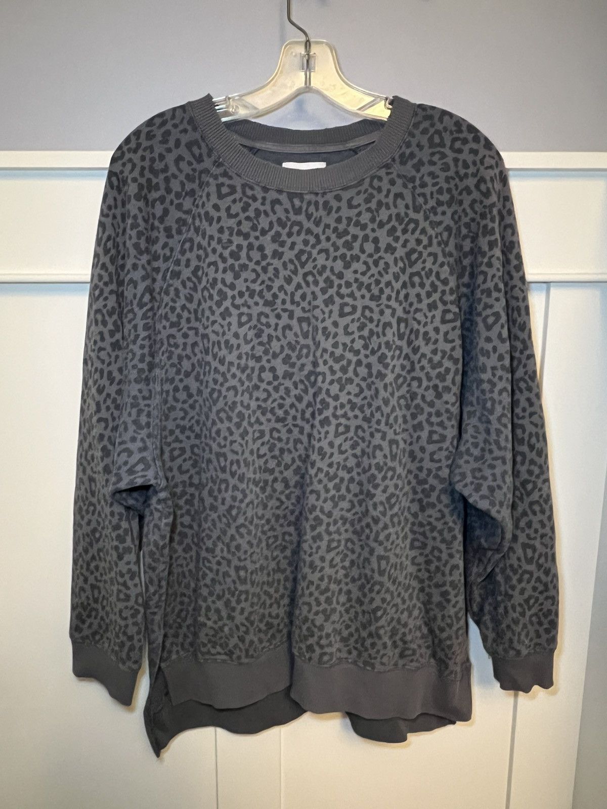 American Eagle Outfitters Vintage American Eagle cheetah print crewneck sweater Size US L / EU 52-54 / 3 - 1 Thumbnail