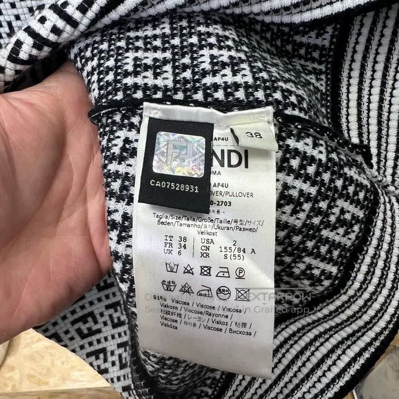 Fendi Fendi Printed Knit Black and White Letter Short Sleeve Size XS / US 0-2 / IT 36-38 - 3 Thumbnail