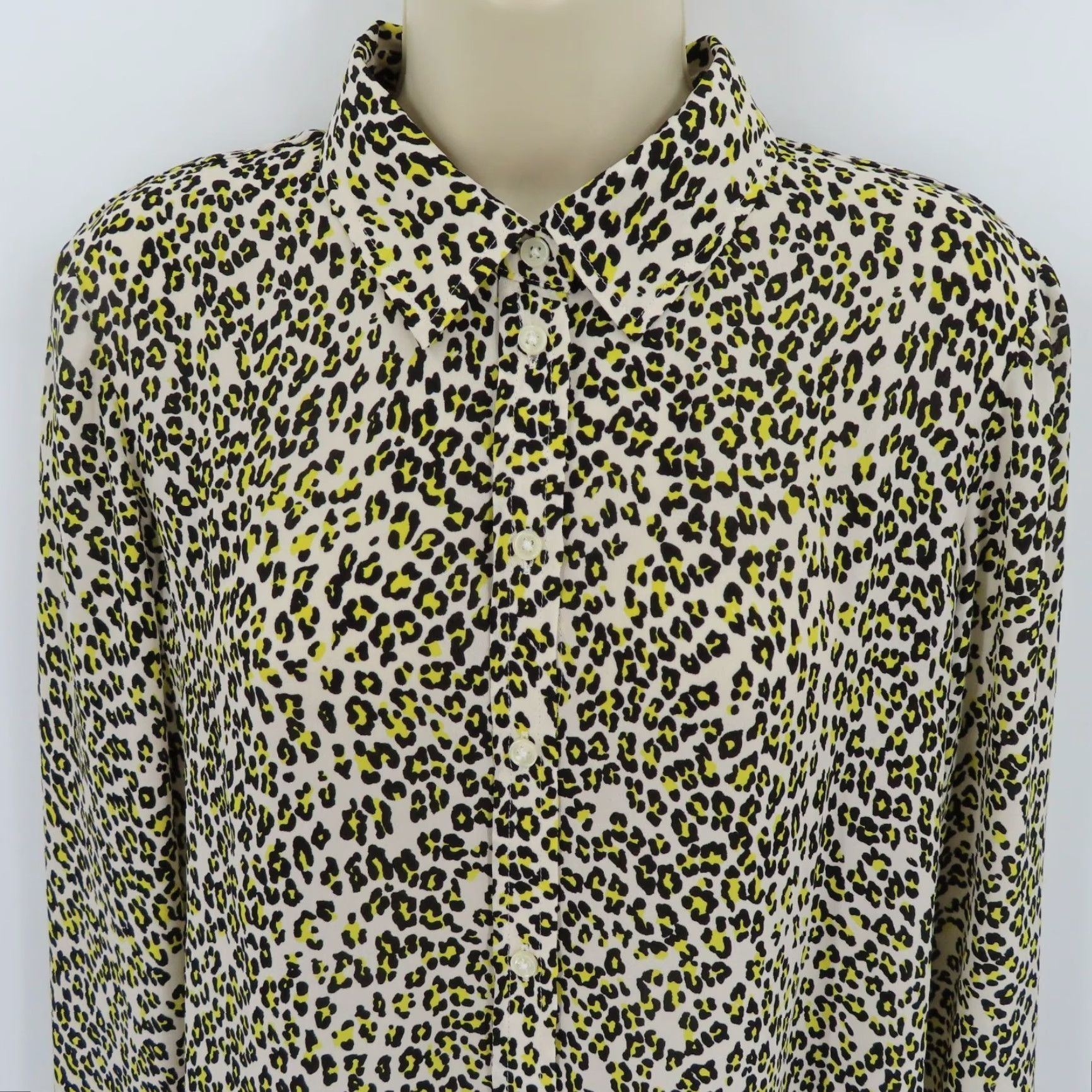 Banana Republic Banana Republic Blouse Womens M Dillon Classic Fit Button Front Collared Long Sleeve Yellow Animal Print Size M / US 6-8 / IT 42-44 - 2 Thumbnail
