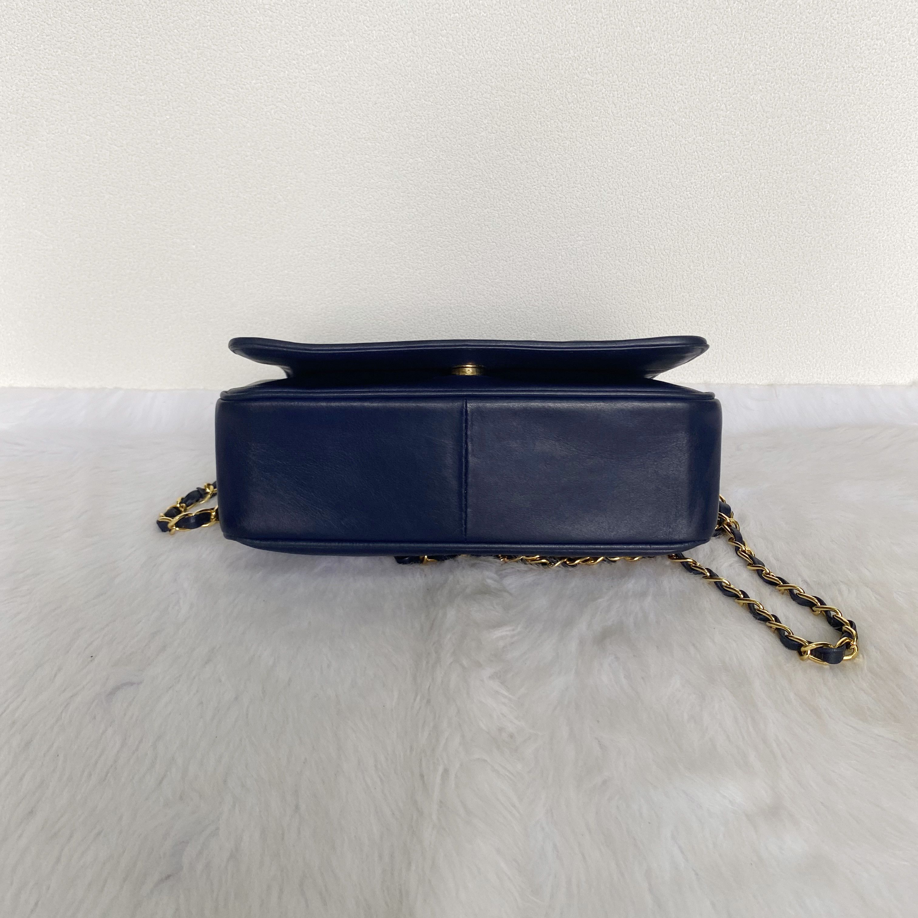 Moschino Vintage Navy Quilted Hearts Leather Crossbody Bag Size ONE SIZE - 5 Thumbnail