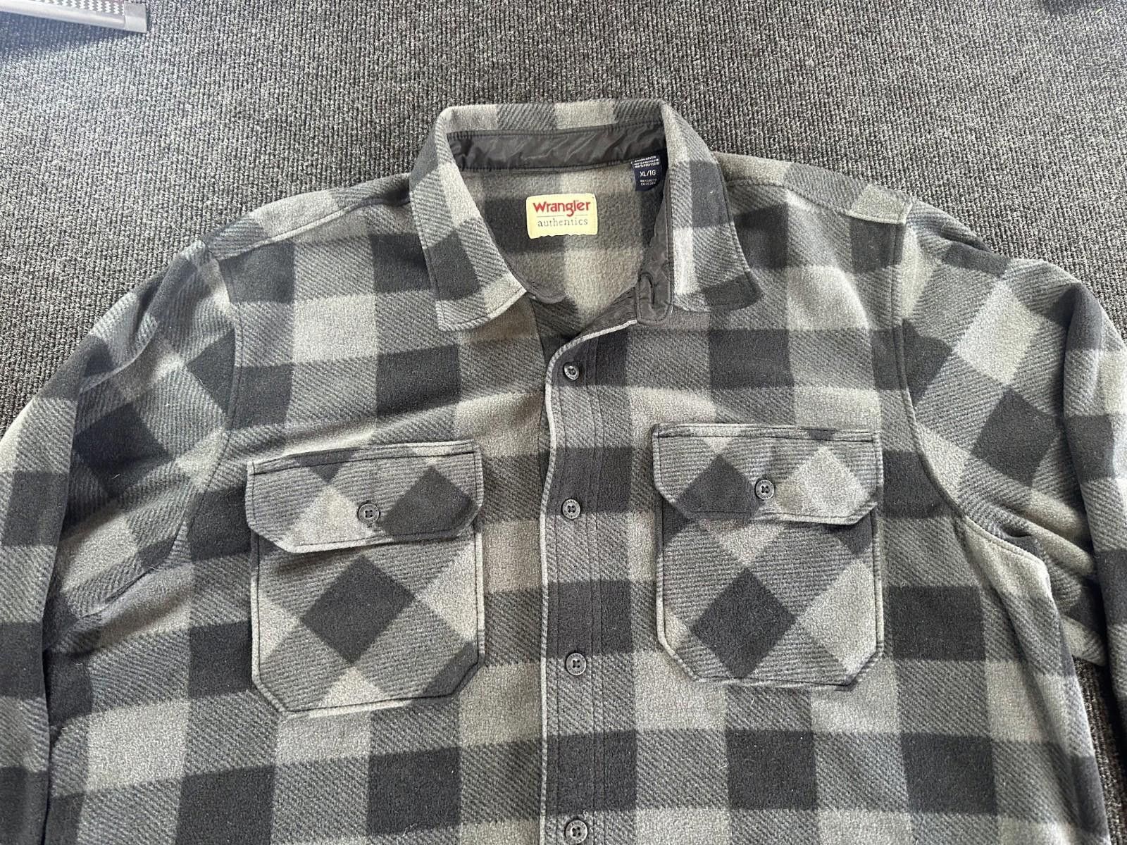 Wrangler Wrangler Authentics XL Gray/Black Button Down Fleece Size US XL / EU 56 / 4 - 5 Thumbnail