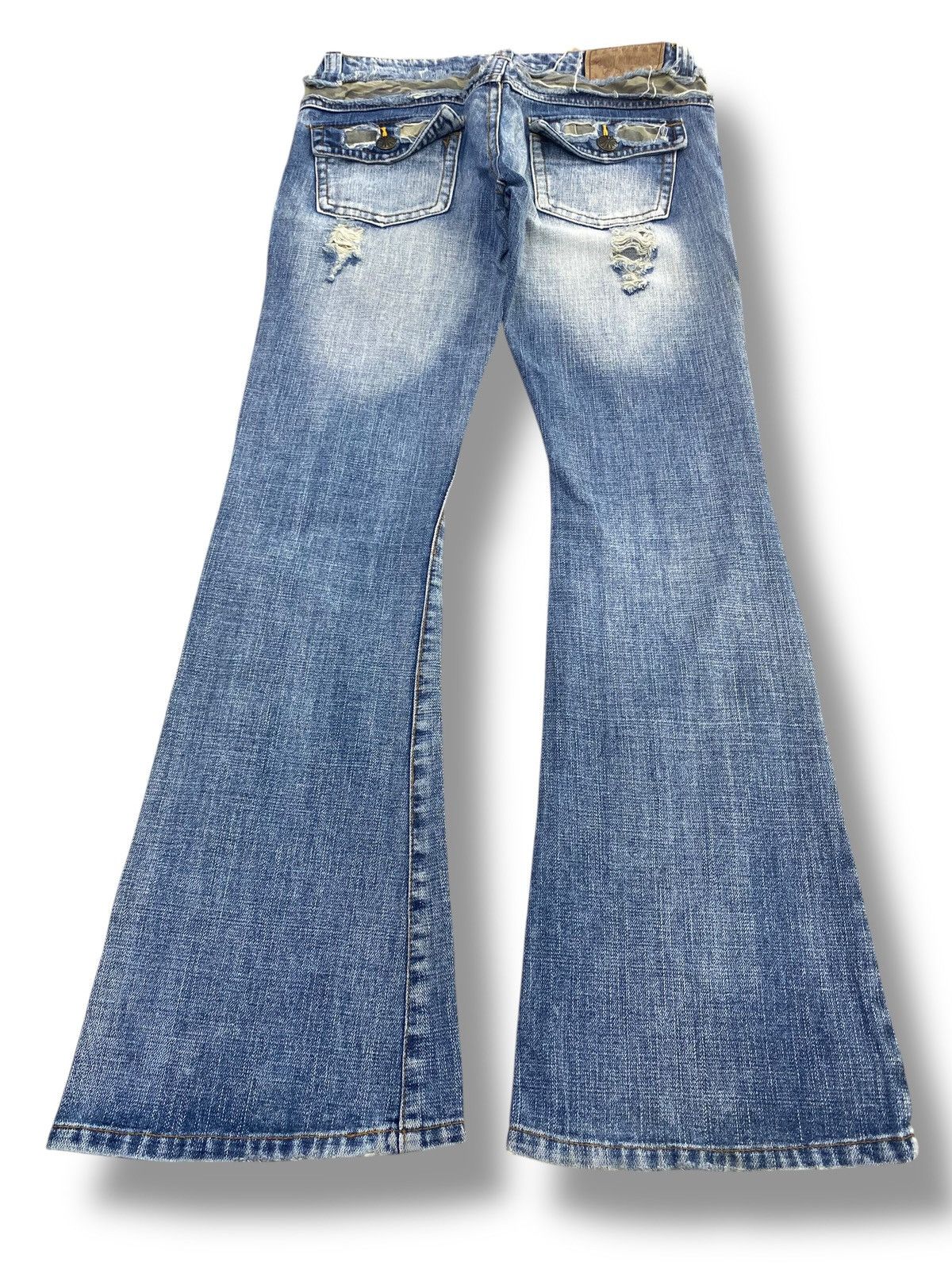 Japanese Brand Japanese Brand Faded Light Wash Style Flare Jeans Size US 30 / EU 46 - 3 Thumbnail