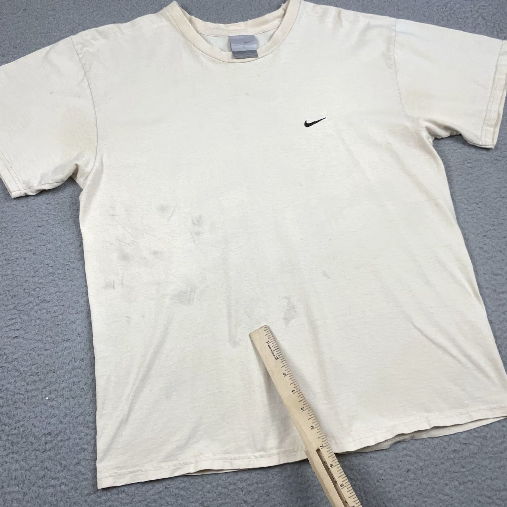 Nike VINTAGE Nike Shirt Mens T-Shirt Adult Large White Embroidered Swoosh Basic Tee 90s Sports Logo Decade Y2K/2000s Size US L / EU 52-54 / 3 - 6 Thumbnail