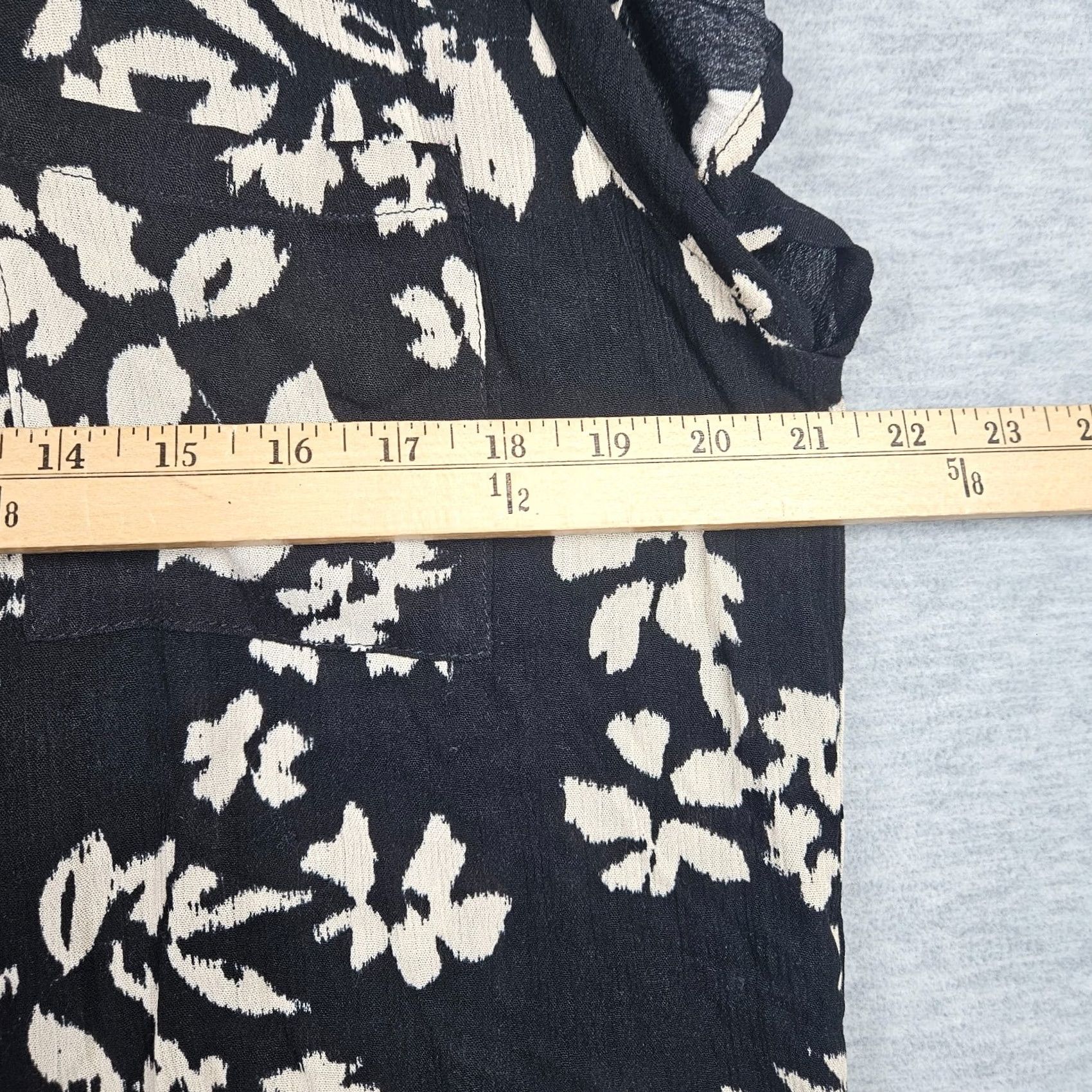 Vintage Bobeau Blouse Flutter Sleeve Black XL Womens Regular Rayon Button Front V-Neck Casual Shirt Size XL / US 12-14 / IT 48-50 - 5 Thumbnail