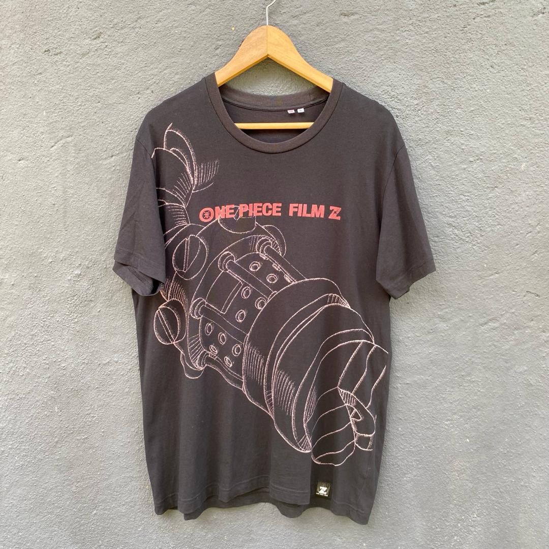 Uniqlo Thrashed Faded One Piece x Uniqlo Tee Size US XL / EU 56 / 4 - 1 Thumbnail