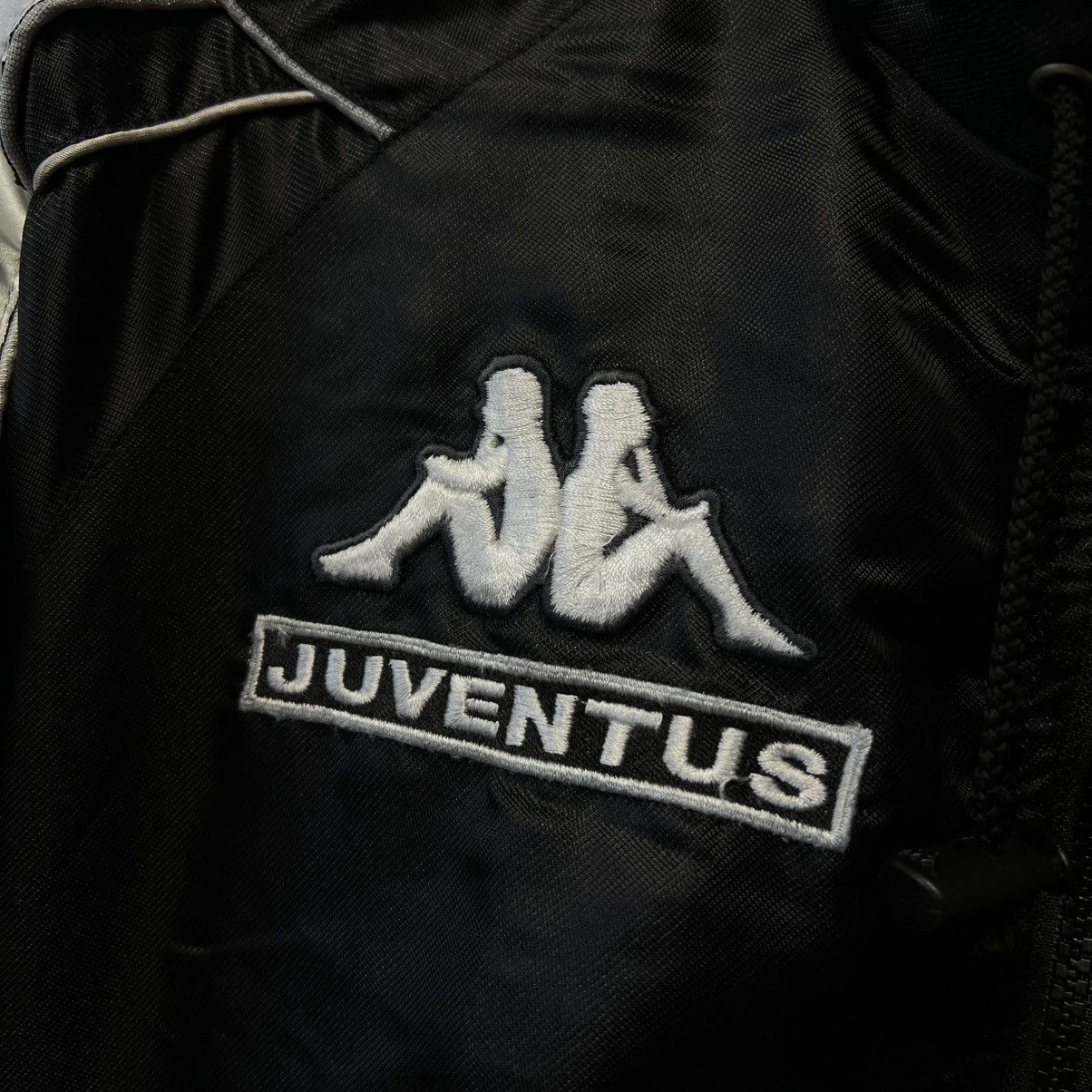 Kappa Vintage 90s Kappa F.C Juventus Zip Up Jacket RARE size L Size US L / EU 52-54 / 3 - 9 Thumbnail