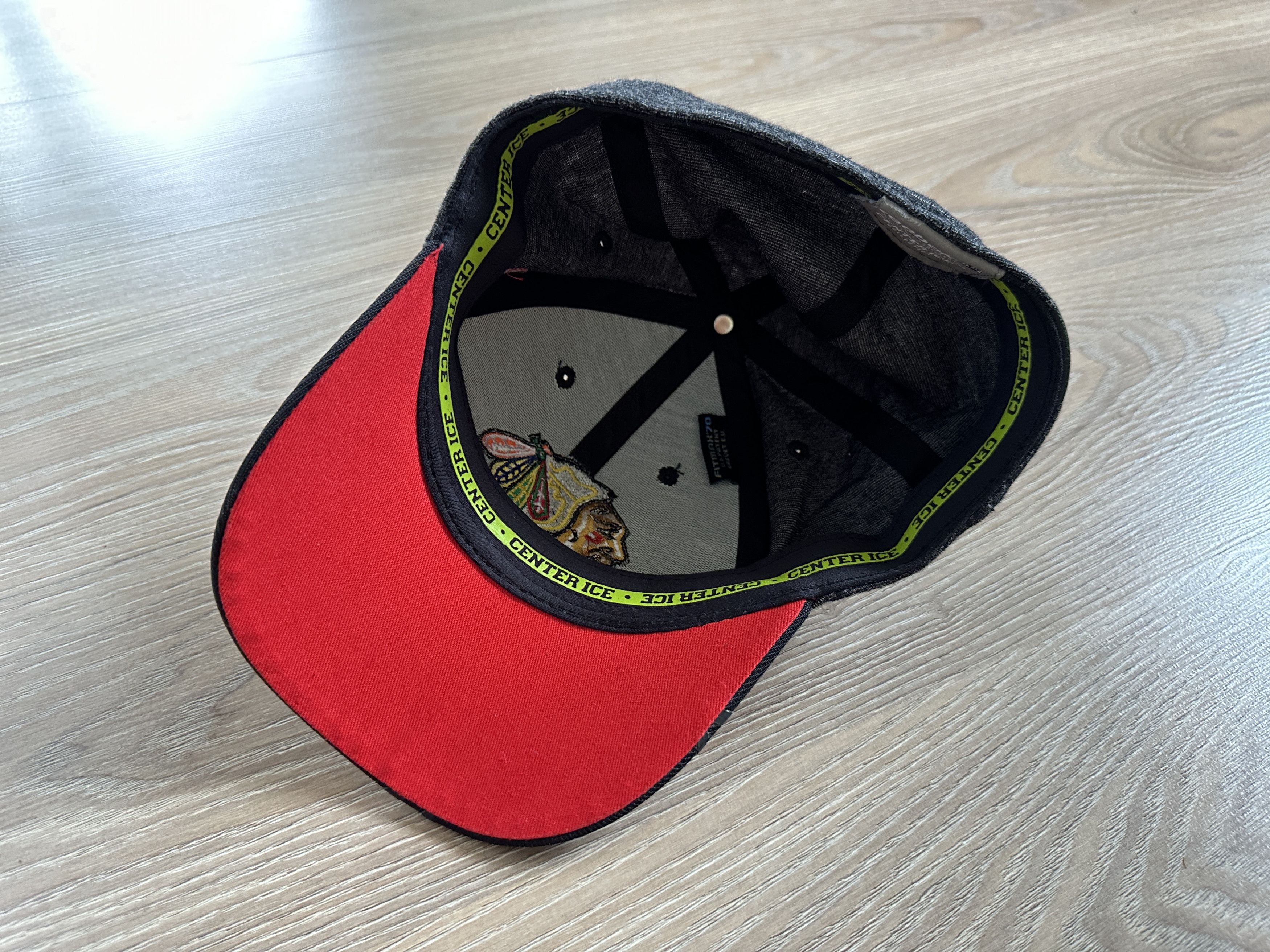 NHL × Reebok Reebok Chicago Blackhawks Stenley Cup Playoffs Cap Size ONE SIZE - 5 Thumbnail
