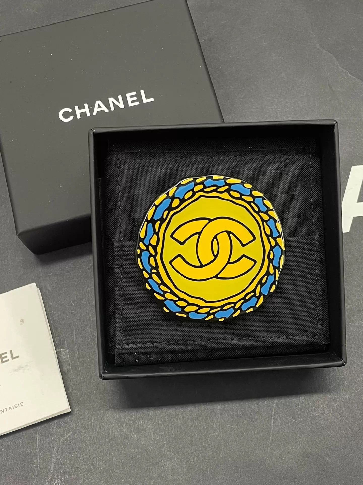 Chanel Chanel Yellow Double C Comic Graffiti Acrylic Sun Brooch Size ONE SIZE - 1 Thumbnail