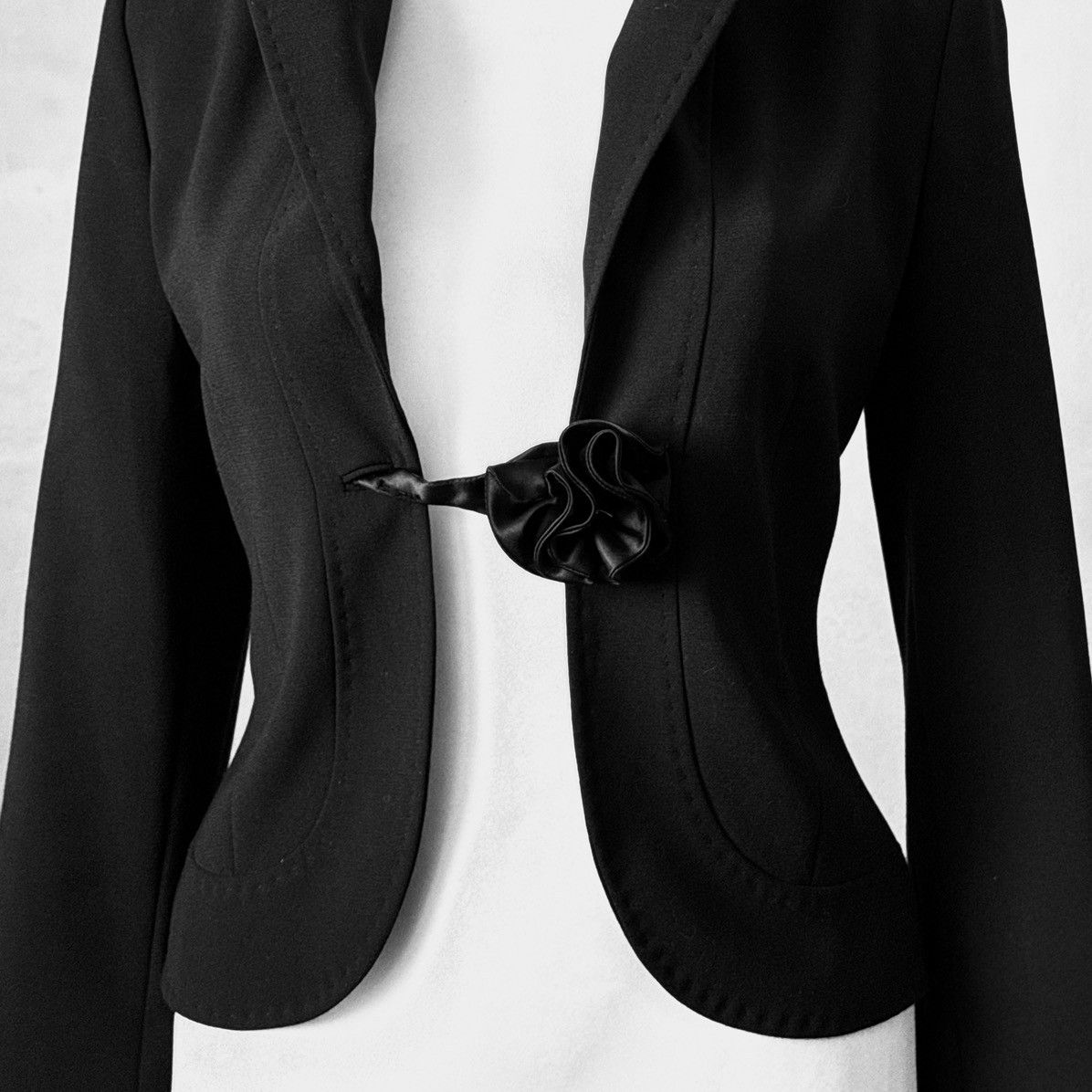 Vintage Beautiful vintage jacket with rose detailing Size M / US 6-8 / IT 42-44 - 3 Thumbnail