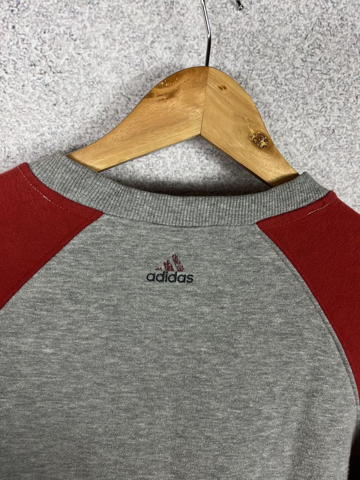 Adidas Vintage Adidas Center Logo Oversized Sweatshirt Size US S / EU 44-46 / 1 - 8 Thumbnail