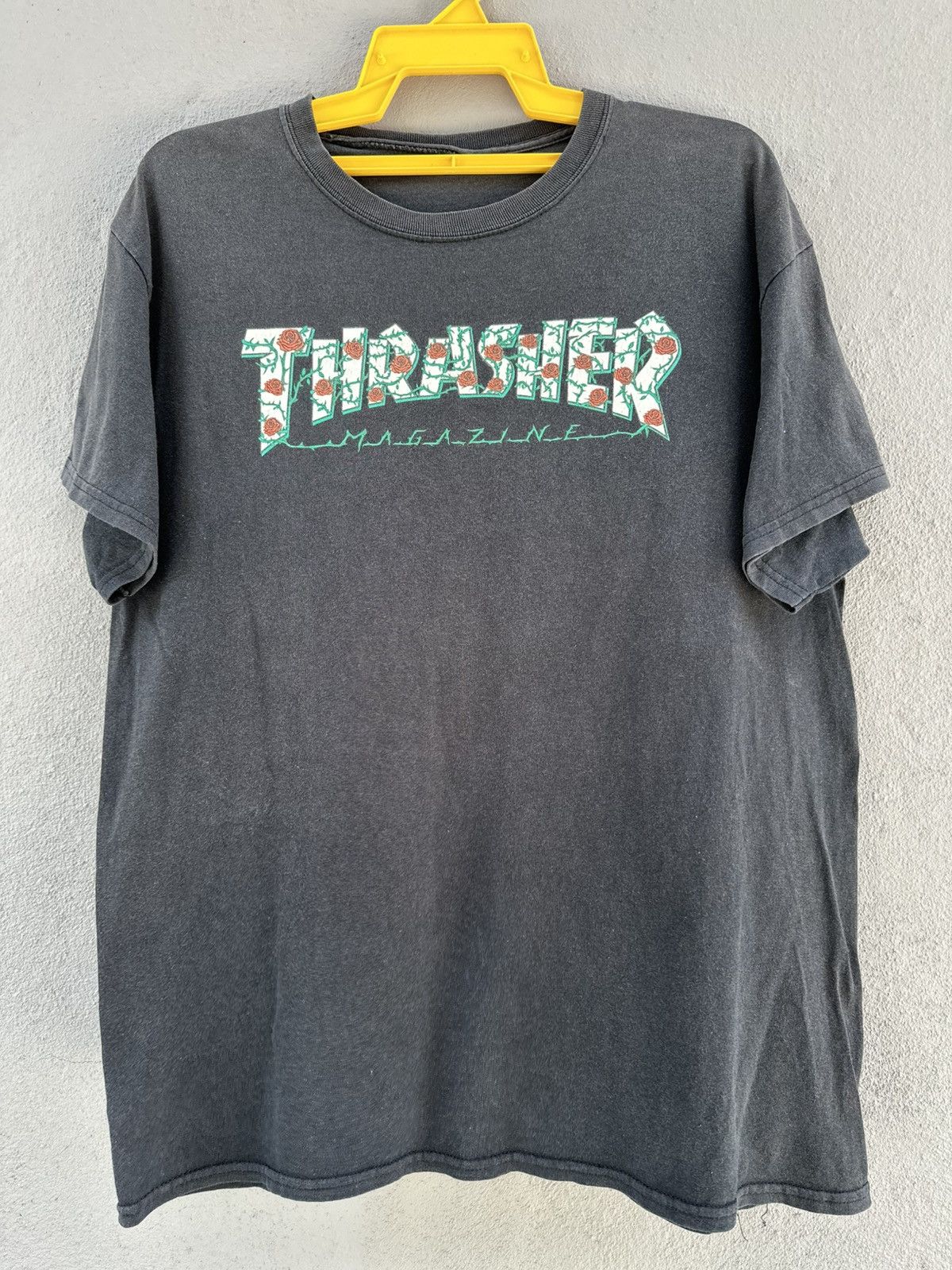 Girl Skateboards Thrashed Vintage Thrasher Megazine Skateboard Sun Faded Tee Size US L / EU 52-54 / 3 - 1 Thumbnail