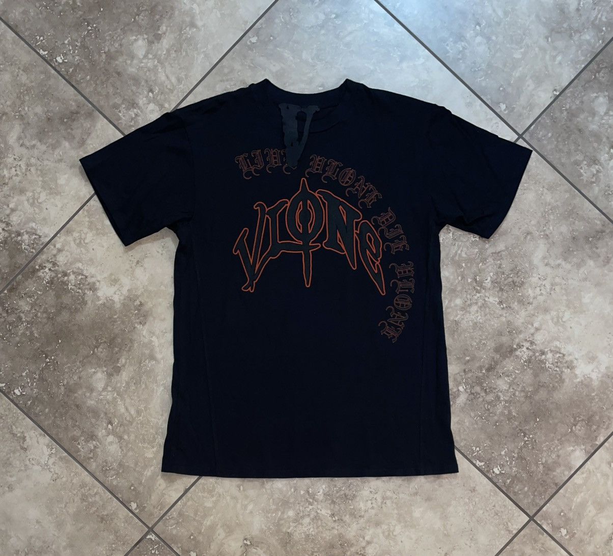 Vlone Vlone Old English Script Tee Black/Orange Size Small Size US S / EU 44-46 / 1 - 2 Thumbnail