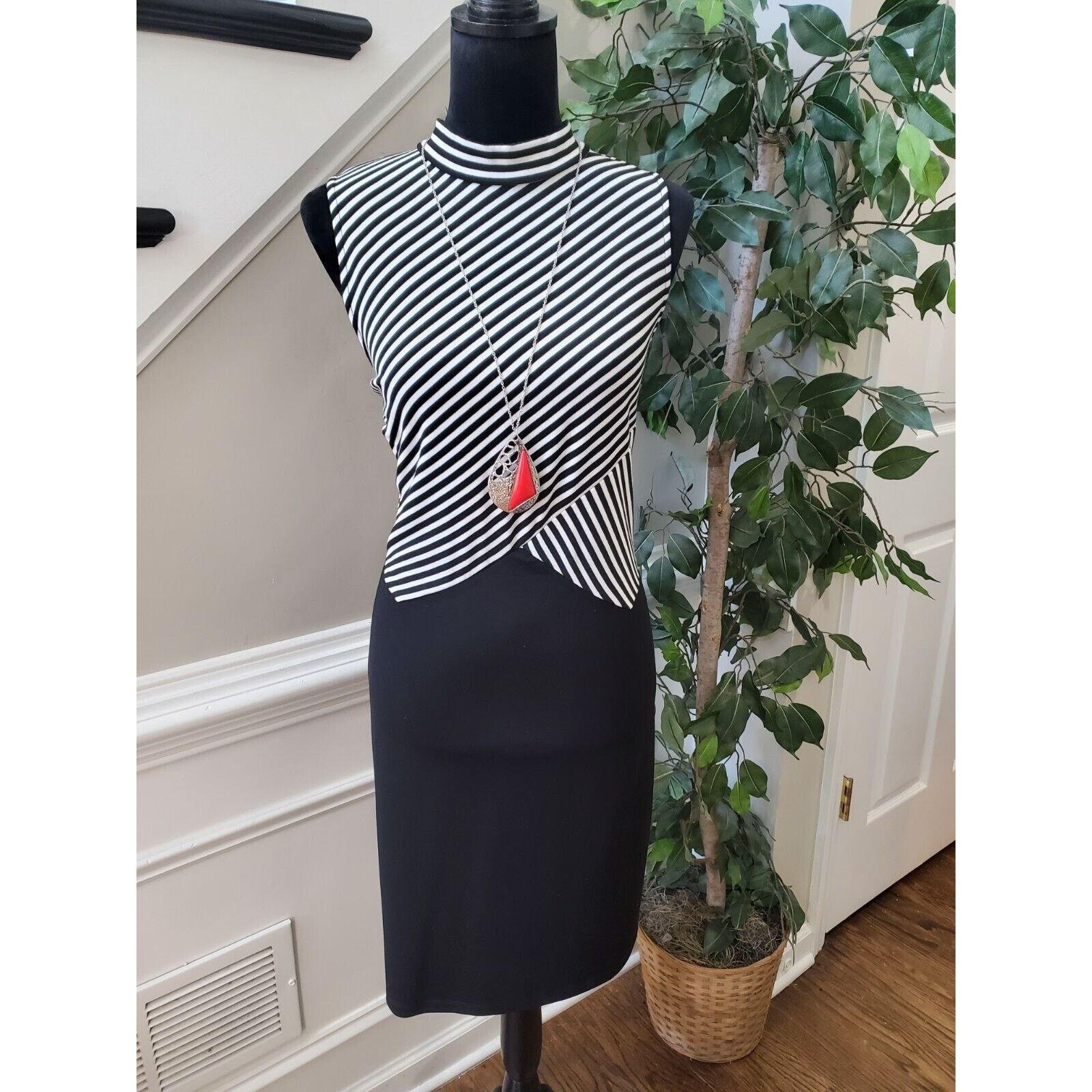 Forever 21 Forever 21 Polyester Sleeveless Knee Length Dress Size L Size L / US 10 / IT 46 - 1 Thumbnail