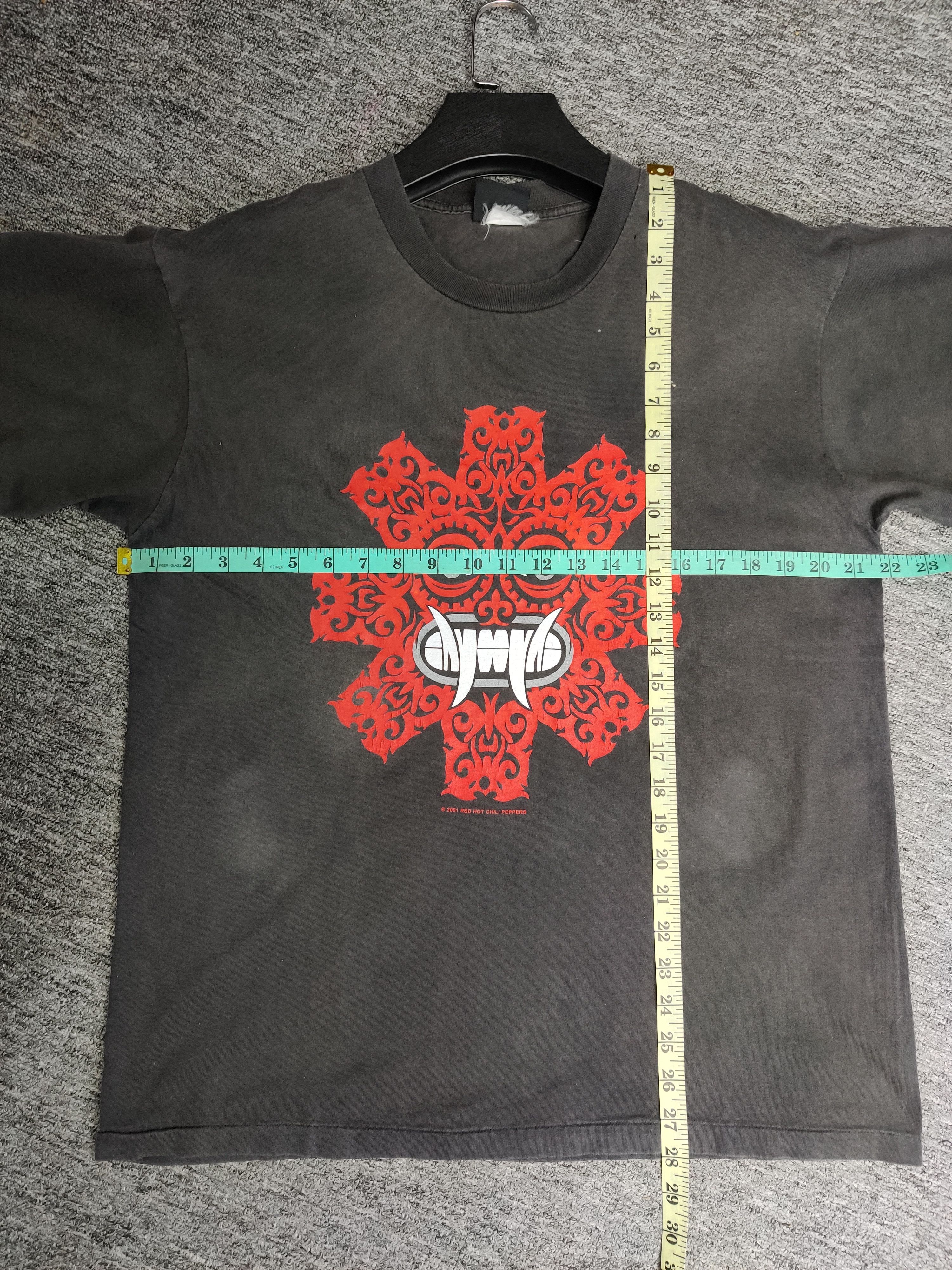 Band Tees Vintage Red Hot Chili Peppers Tee Tshirt Size US L / EU 52-54 / 3 - 9 Thumbnail