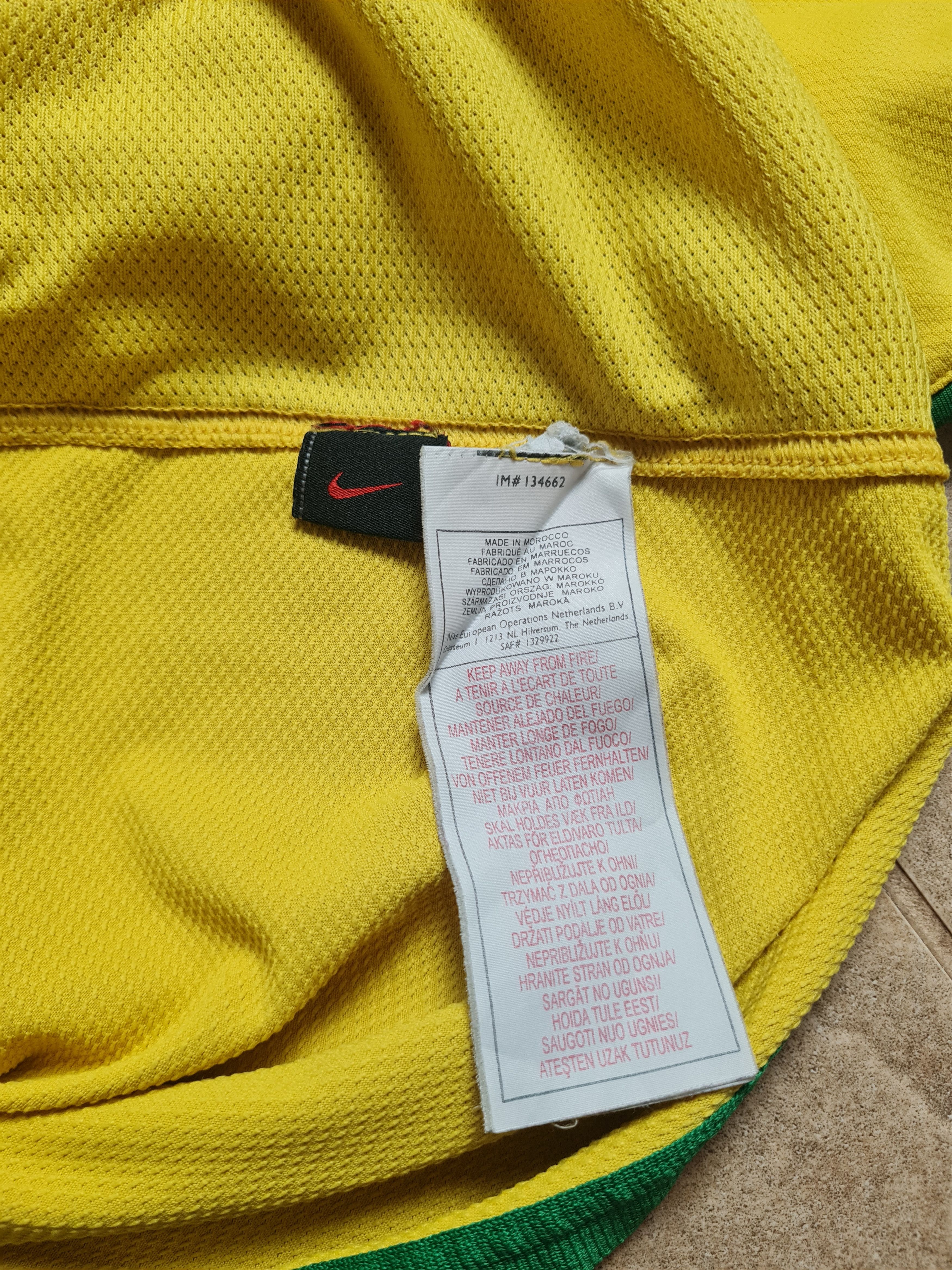 Nike Rare Soccer shirt Nike Brazil 2006-2008 Football Jersey Size US S / EU 44-46 / 1 - 9 Thumbnail