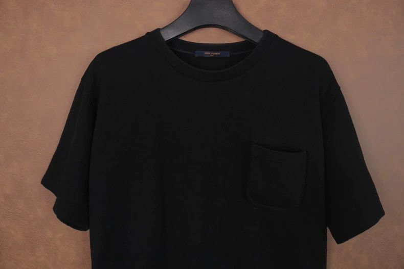 Louis Vuitton louis vuitton black logo pocket short sleeve t-shirt-2507 Size US XXL / EU 58 / 5 - 2 Thumbnail
