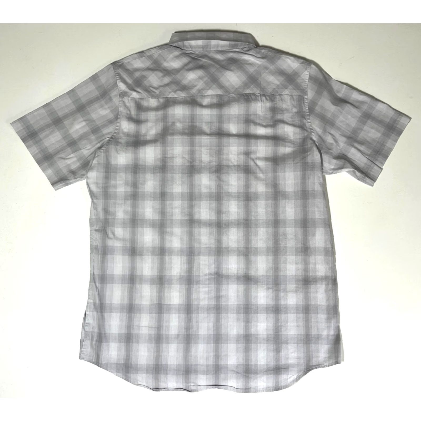 TravisMathew VINTAGE Travis Mathew Shirt Plaid Button-Up Short Sleeve Mens L Gray Cash or Check Casual Size US L / EU 52-54 / 3 - 6 Thumbnail
