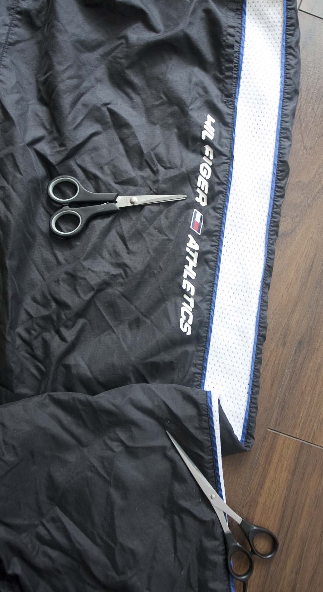 Tommy Hilfiger × Vintage Tommy Hilfiger Athletics Pants Vintage Size XL / 36x30 Size US 36 / EU 52 - 4 Thumbnail