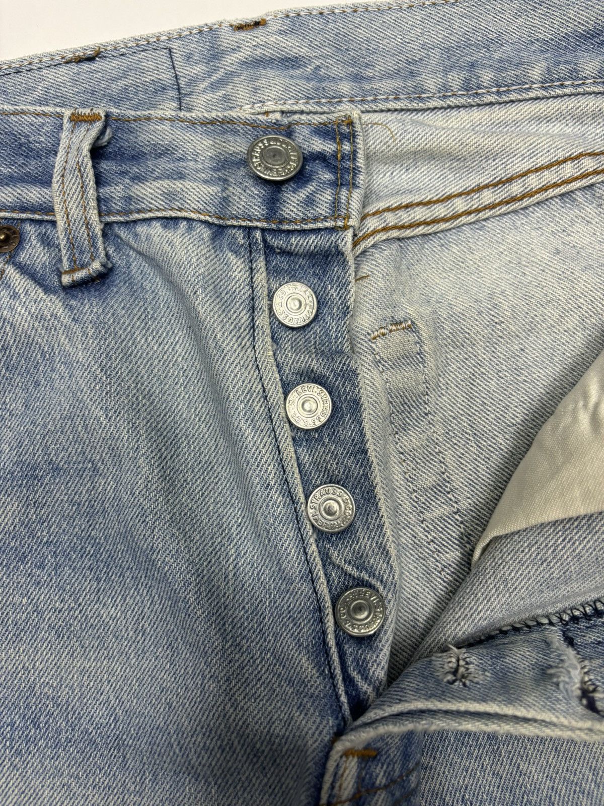 Levi's VINTAGE LEVIS 501 DISTRESSED DENIM RELEASE HEM JEANS Size 27" / US 4 / IT 40 - 11 Thumbnail