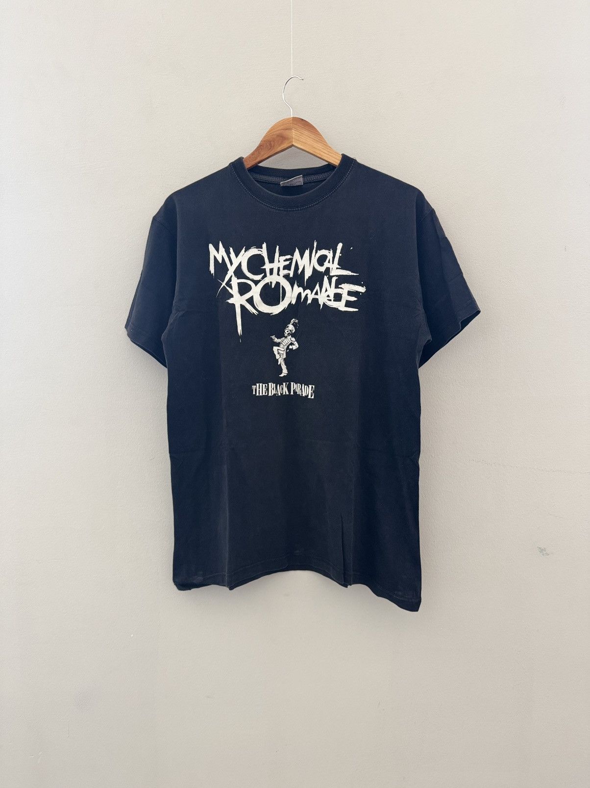 Band Tees Mychemical romance The black parade rock shirt tee casual Size US M / EU 48-50 / 2 - 1 Thumbnail