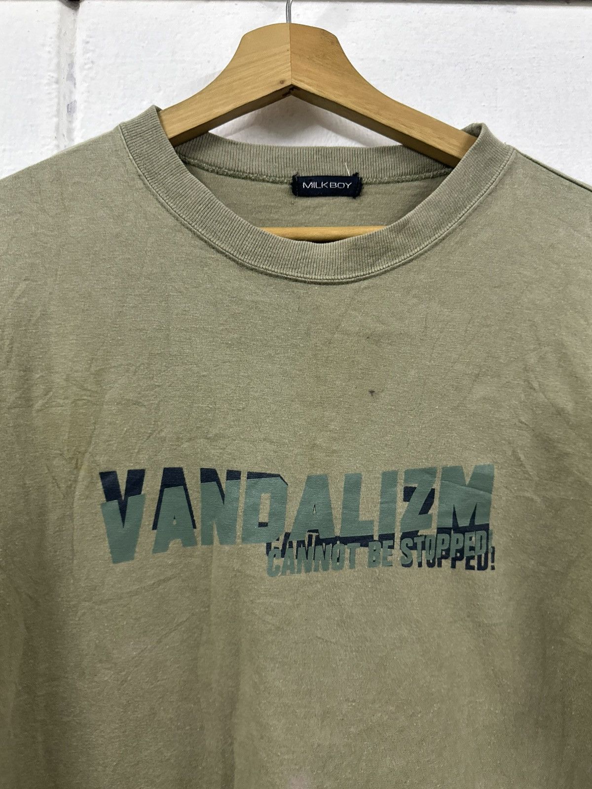 20471120 Vintage MILKBOY “Vandalizm Cannot Be Stopped” T Shirt Size US L / EU 52-54 / 3 - 4 Thumbnail
