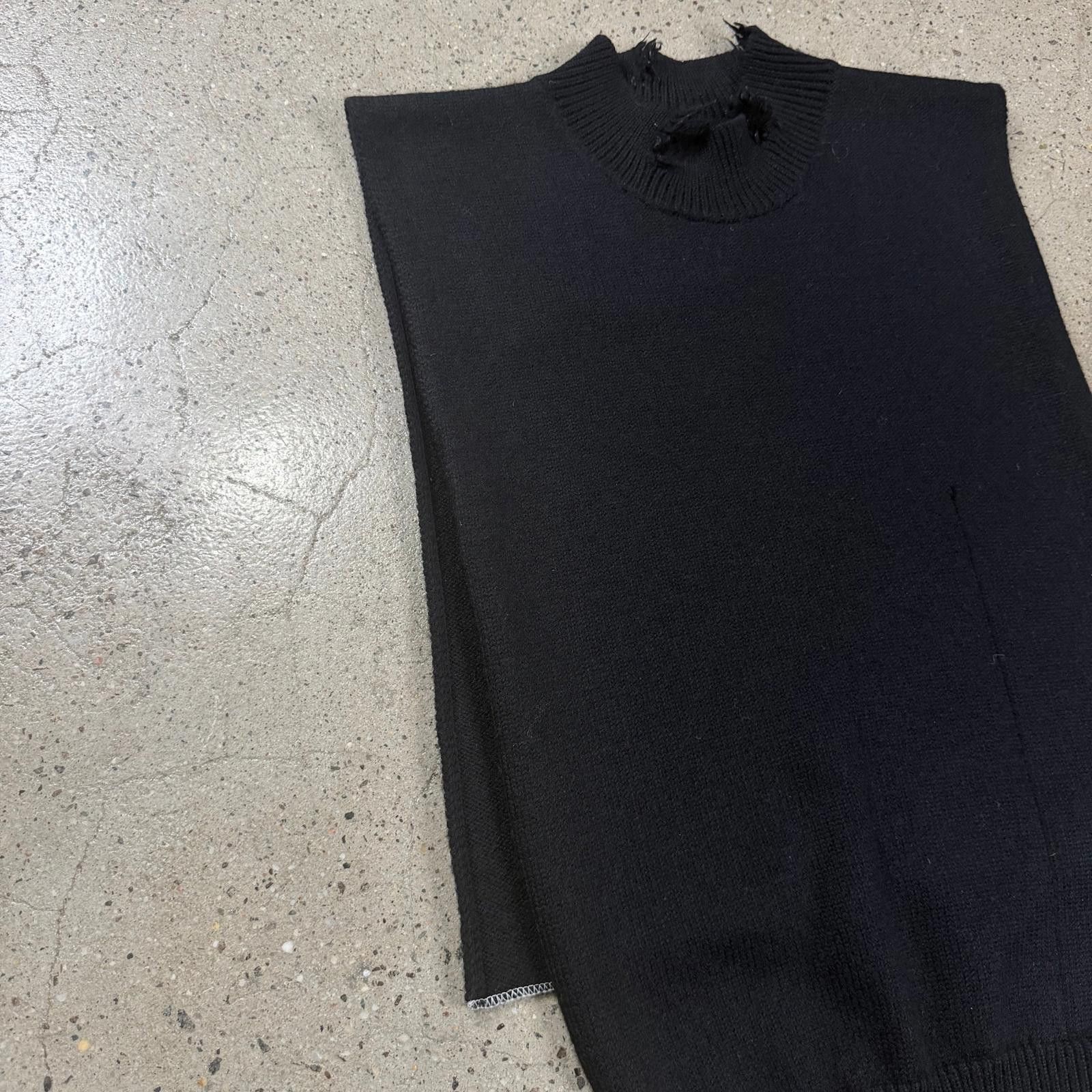 Maison Margiela Maison Margiela Distressed Poncho Vest Size US M / EU 48-50 / 2 - 8 Thumbnail