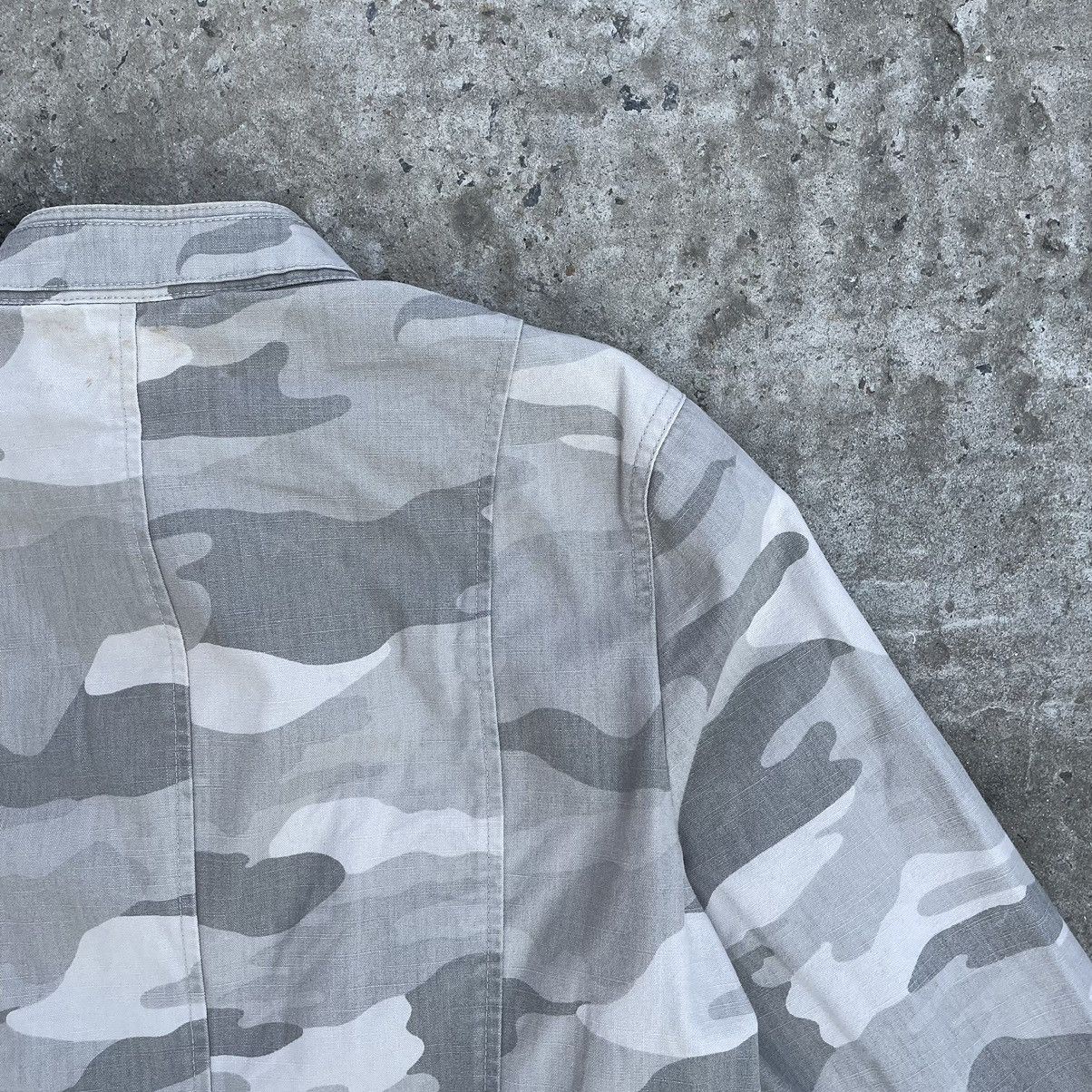 Japanese Brand Vintage Camo Japanese Style Light Jacket Y2K Style USA Size S / US 4 / IT 40 - 14 Thumbnail