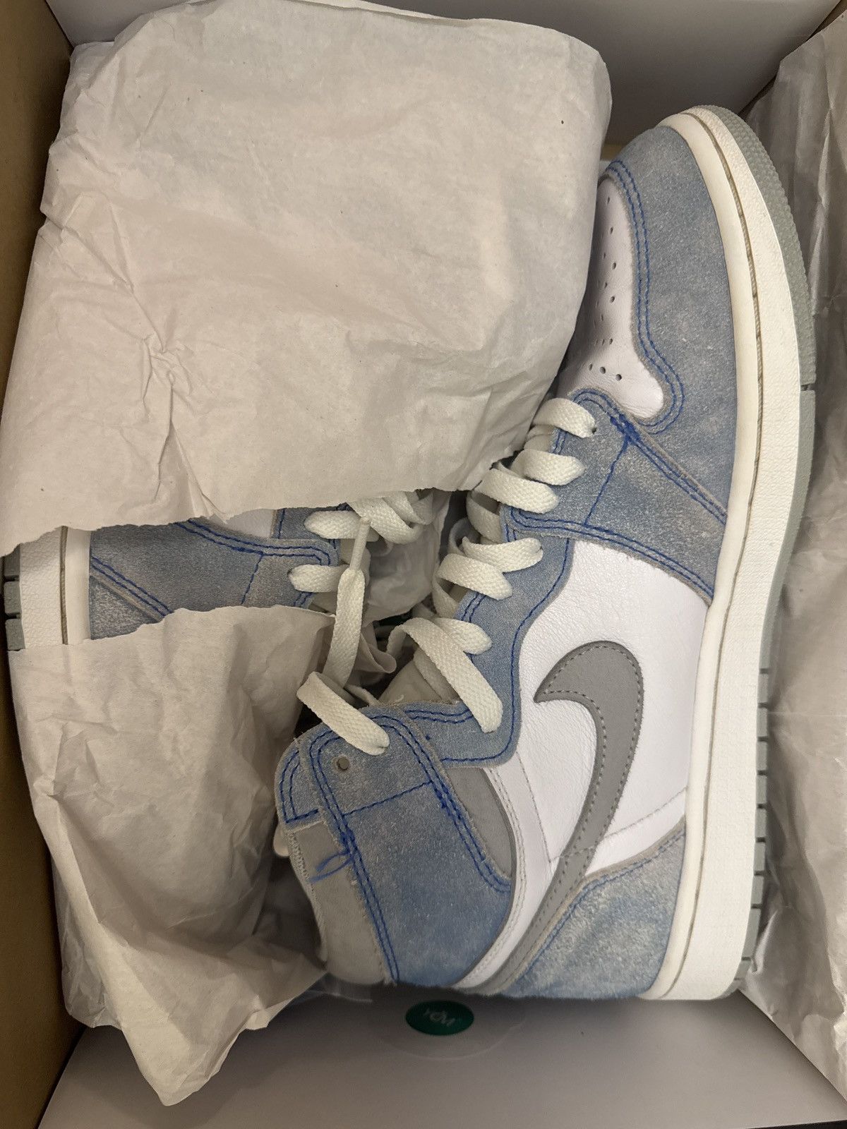 Nike AIR JORDAN 1 RETRO HIGH OG Size US 10 / EU 43 - 2 Thumbnail
