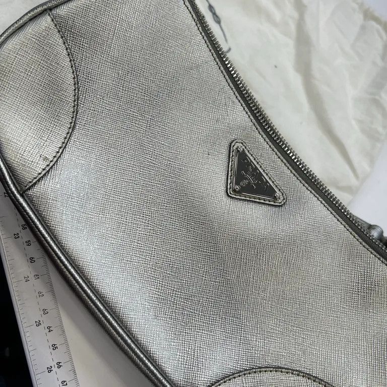 Prada F/W06 Silver Saffiano Leather Shoulder Bag Size ONE SIZE - 4 Thumbnail