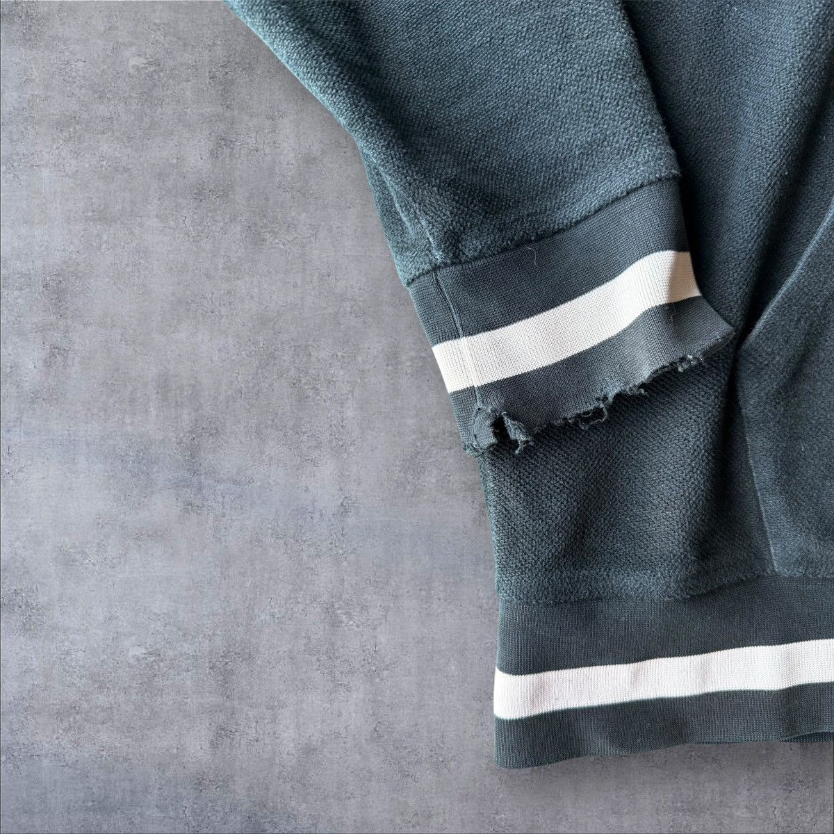 Kith USED KITH BLACK/WHITE COTTON STRIPED PULLOVER HOODIE SIZE L Size US L / EU 52-54 / 3 - 2 Thumbnail
