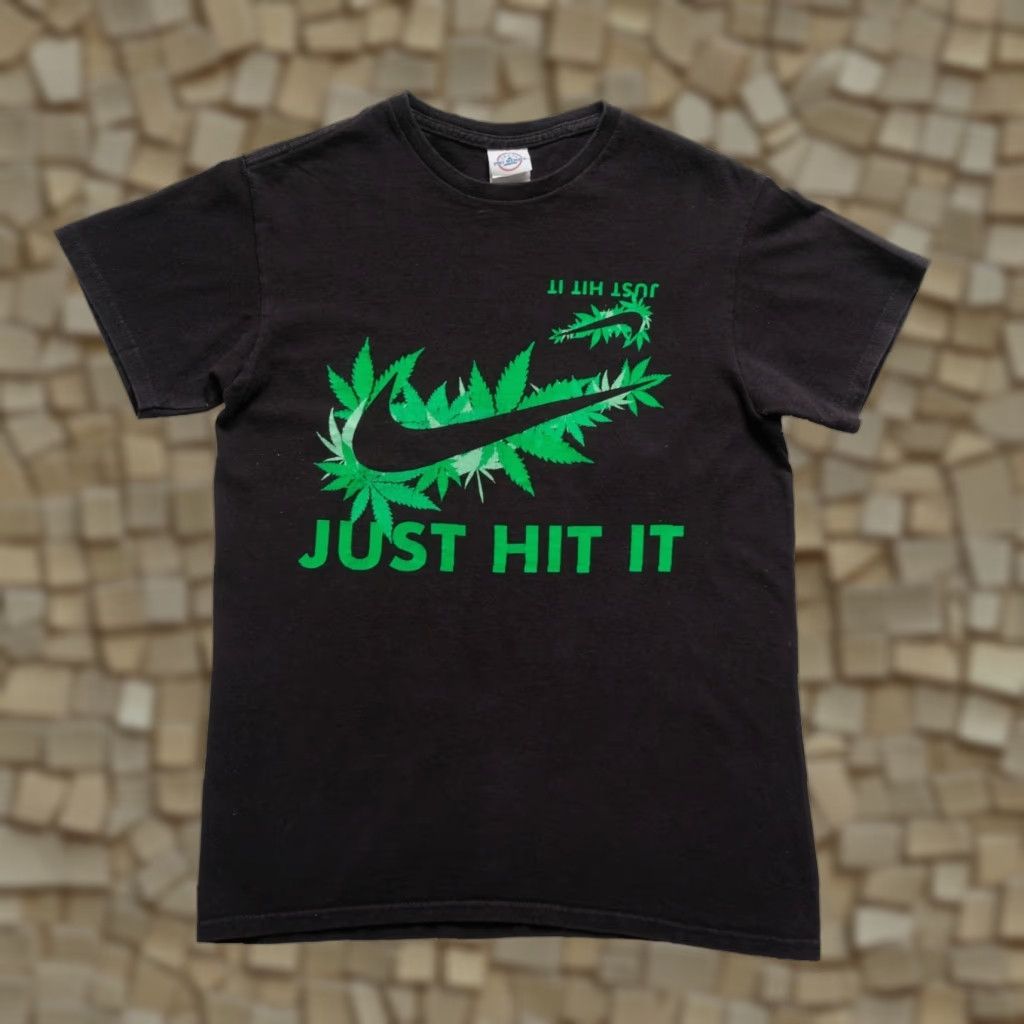 Delta VINTAGE Delta T-Shirt Mens Shirt Regular Black 16" PIT TO PIT 25" LENGTH SZ S Funny 90s Y2K Retro Comedy Marijuana Size US S / EU 44-46 / 1 - 1 Thumbnail