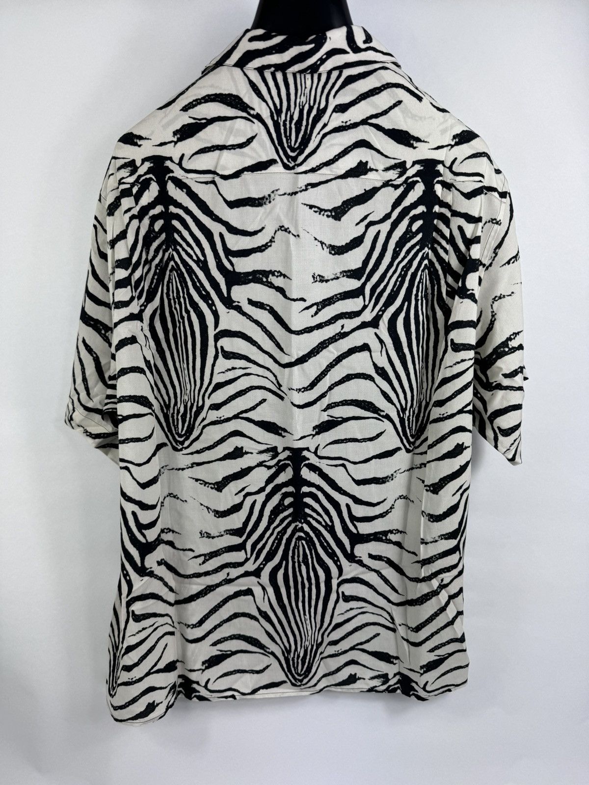 Celine × Hedi Slimane CELINE LOOSE HAWAIIAN SHIRT IN VISCOSE WITH ZEBRA PRINT Size US M / EU 48-50 / 2 - 2 Thumbnail