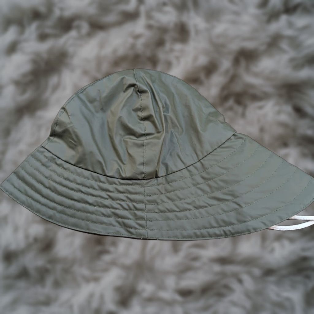 Ilse Jacobsen VINTAGE? No. Ilse Jacobsen Hornbaek Womens Green Bucket Hat One Size Waterproof Chin Strap Size ONE SIZE - 1 Thumbnail