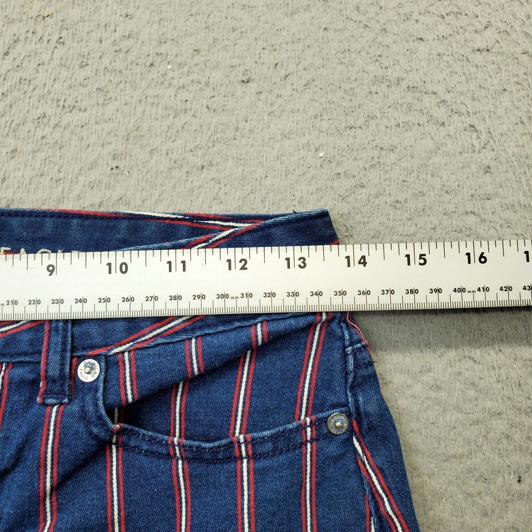 American Eagle Outfitters American Eagle Outfitters Denim Skirt Womens Size 2 Multicolor Striped Short Denim Skirt 2 Womens Size 2 Multicolor Striped Super Stretch Size 26" / US 2 / IT 38 - 4 Thumbnail