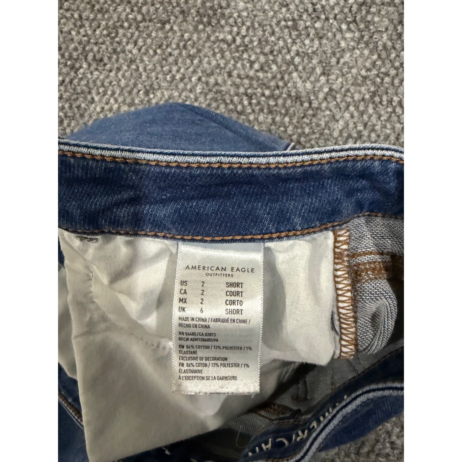 American Eagle Outfitters American Eagle Outfitters Jeans Jegging Skinny Stretch Distressed Blue 26in Inseam 26 Regular Womens 2 Short Blue Denim Stretch 5-Pocket Zipper Button Size 26" / US 2 / IT 38 - 7 Thumbnail