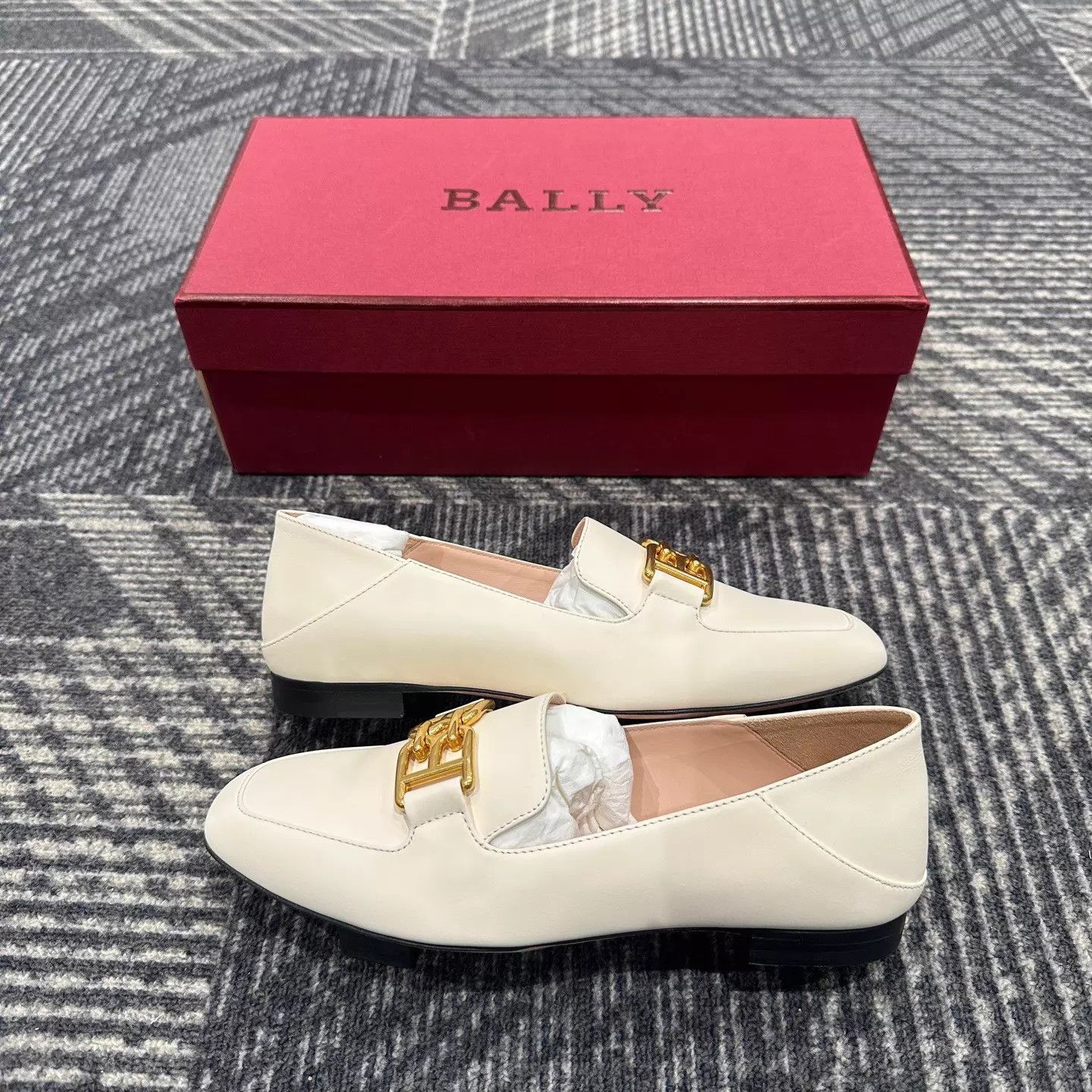Bally Bally Ellah Flat Loafer EUR 35 New with box Size US 4.5 / IT 34.5 - 4 Thumbnail