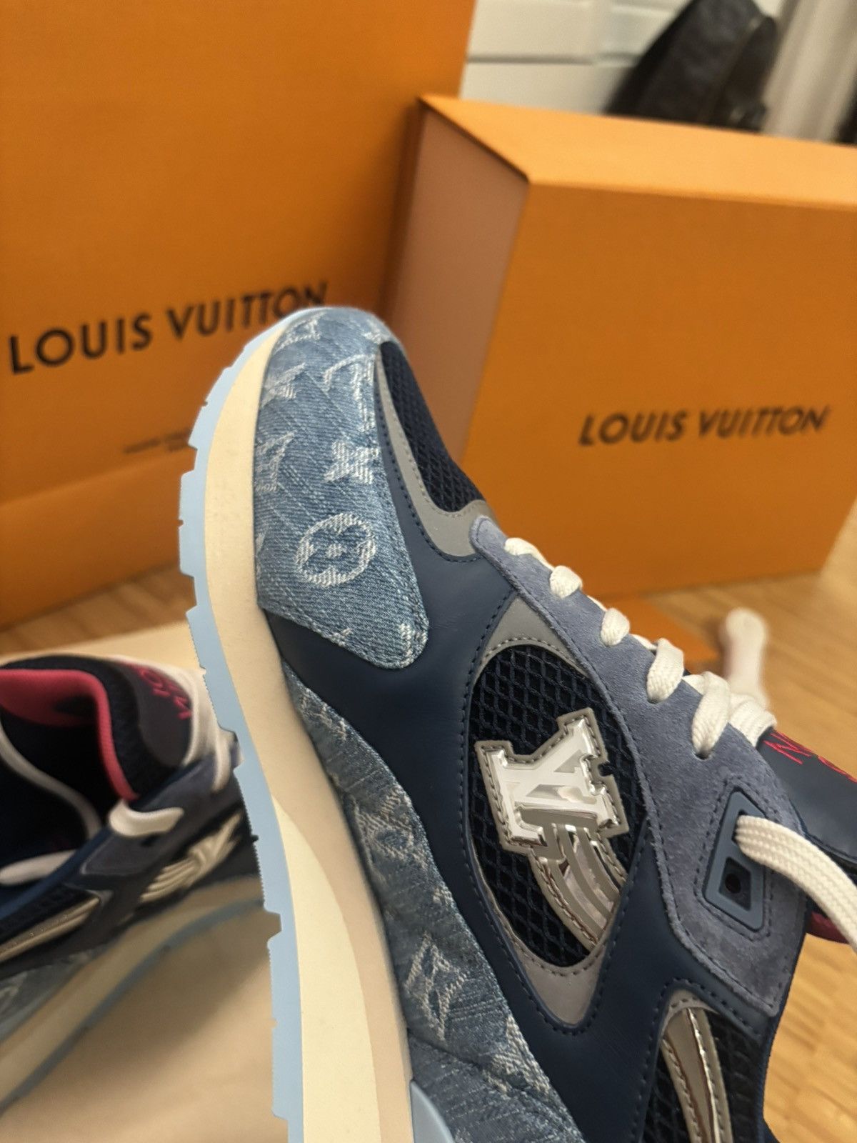 Louis Vuitton Louis Vuitton Run Away Sneaker Limited edition 8.5 US EU 42 Size US 8.5 / EU 41-42 - 10 Thumbnail