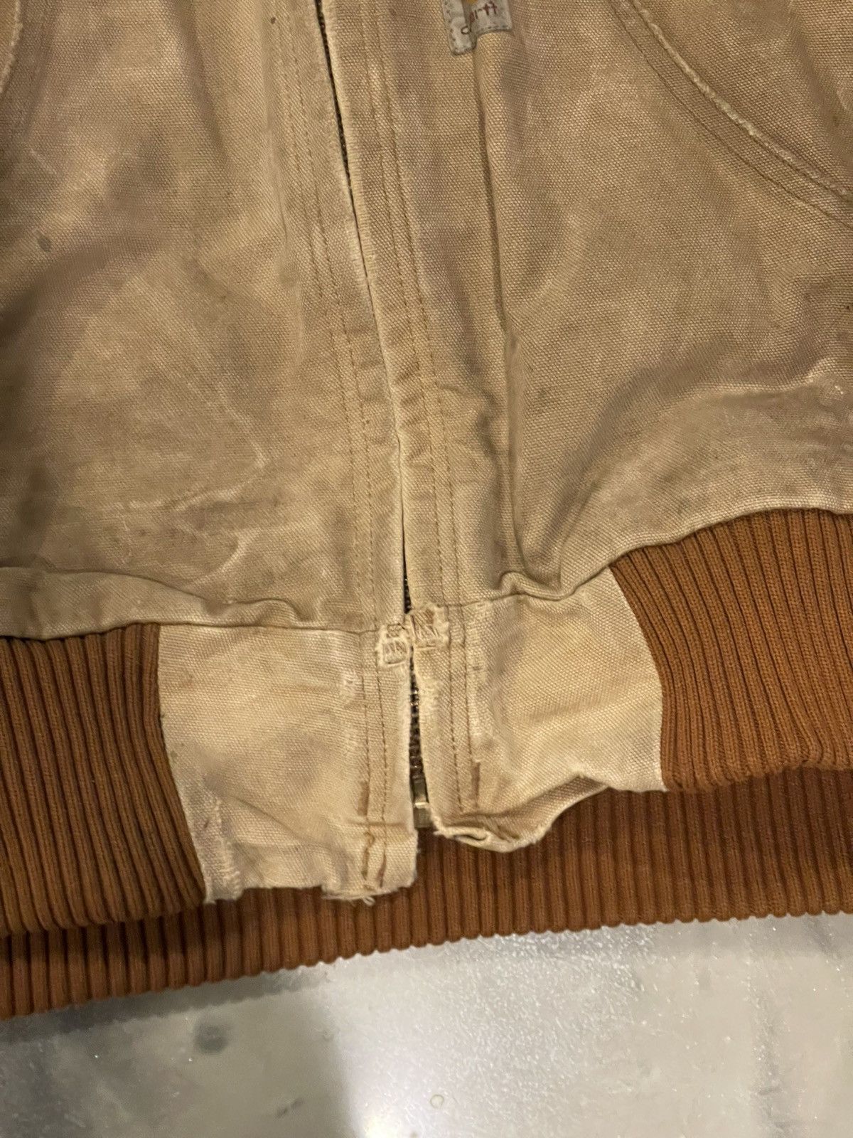 Carhartt Vintage Farm Worn Carhartt Duck Lined hooded Zip Size Med Size US M / EU 48-50 / 2 - 3 Thumbnail
