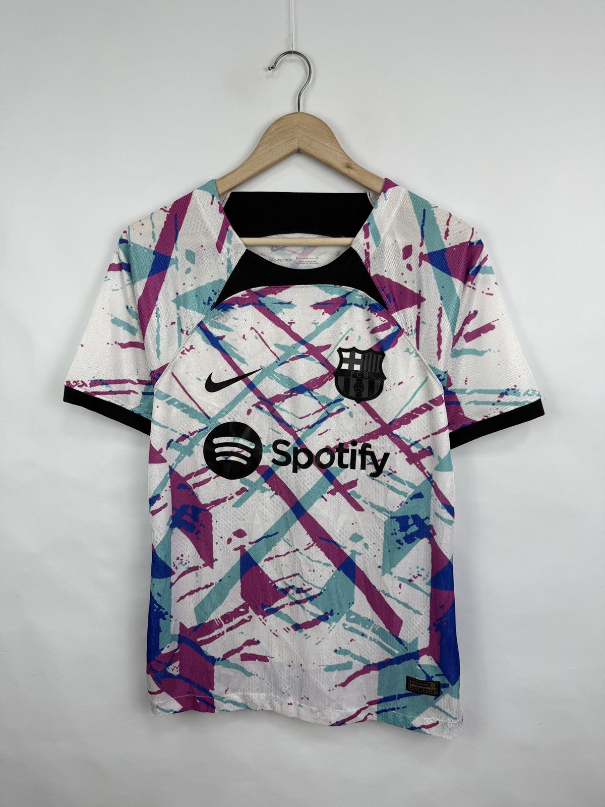 Nike 2024/25 F. C. Barcelona Nike Soccer Jersey T-Shirt Rare Y2K Size US M / EU 48-50 / 2 - 3 Thumbnail