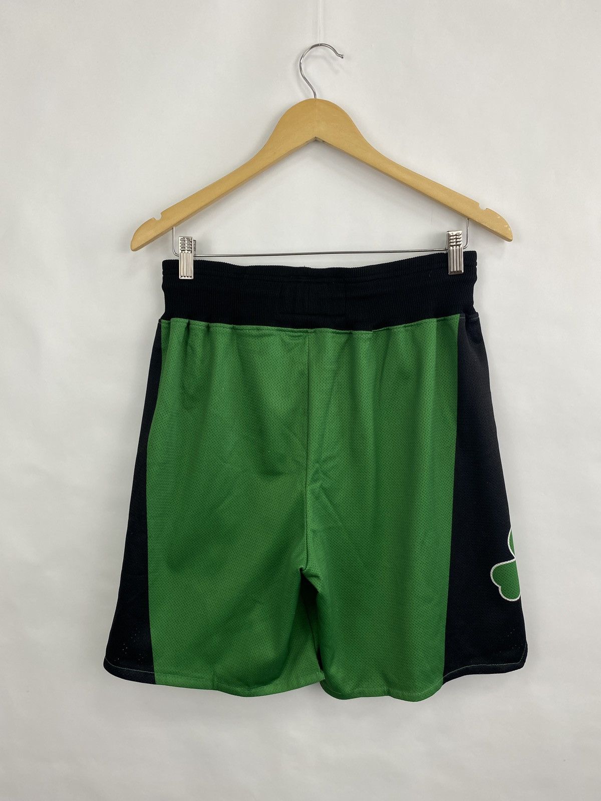 Champion Vintage 90s Champion Boston Celtics NBA Shorts Rare Just Don Size US 32 / EU 48 - 5 Thumbnail