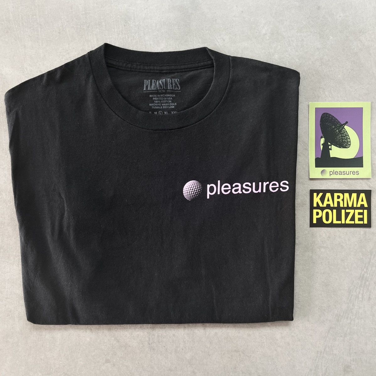 Pleasures 📡 blk: COMMUNICATION TEE + STICKERS Size US L / EU 52-54 / 3 - 9 Thumbnail