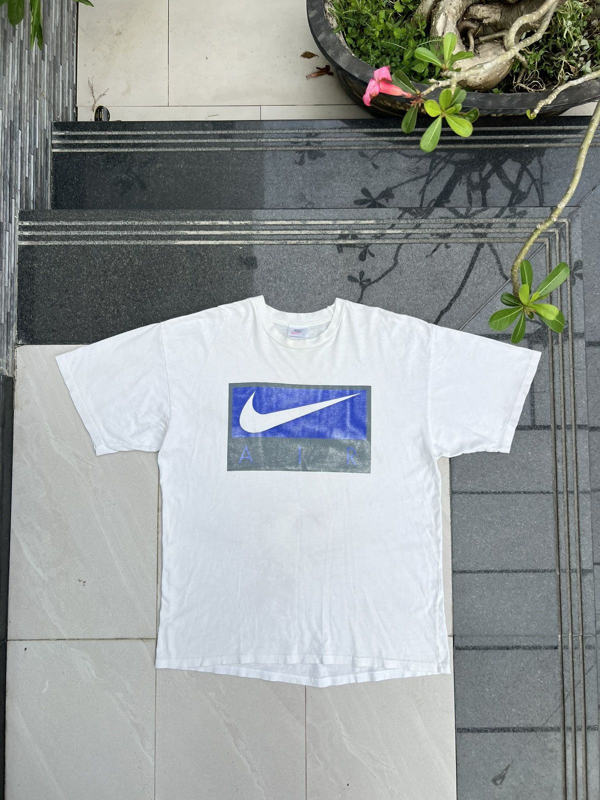 Nike × Vintage 90s Nike Big Central Swoosh Vintage Y2K Oversized T-Shirt Size US L / EU 52-54 / 3 - 1 Thumbnail