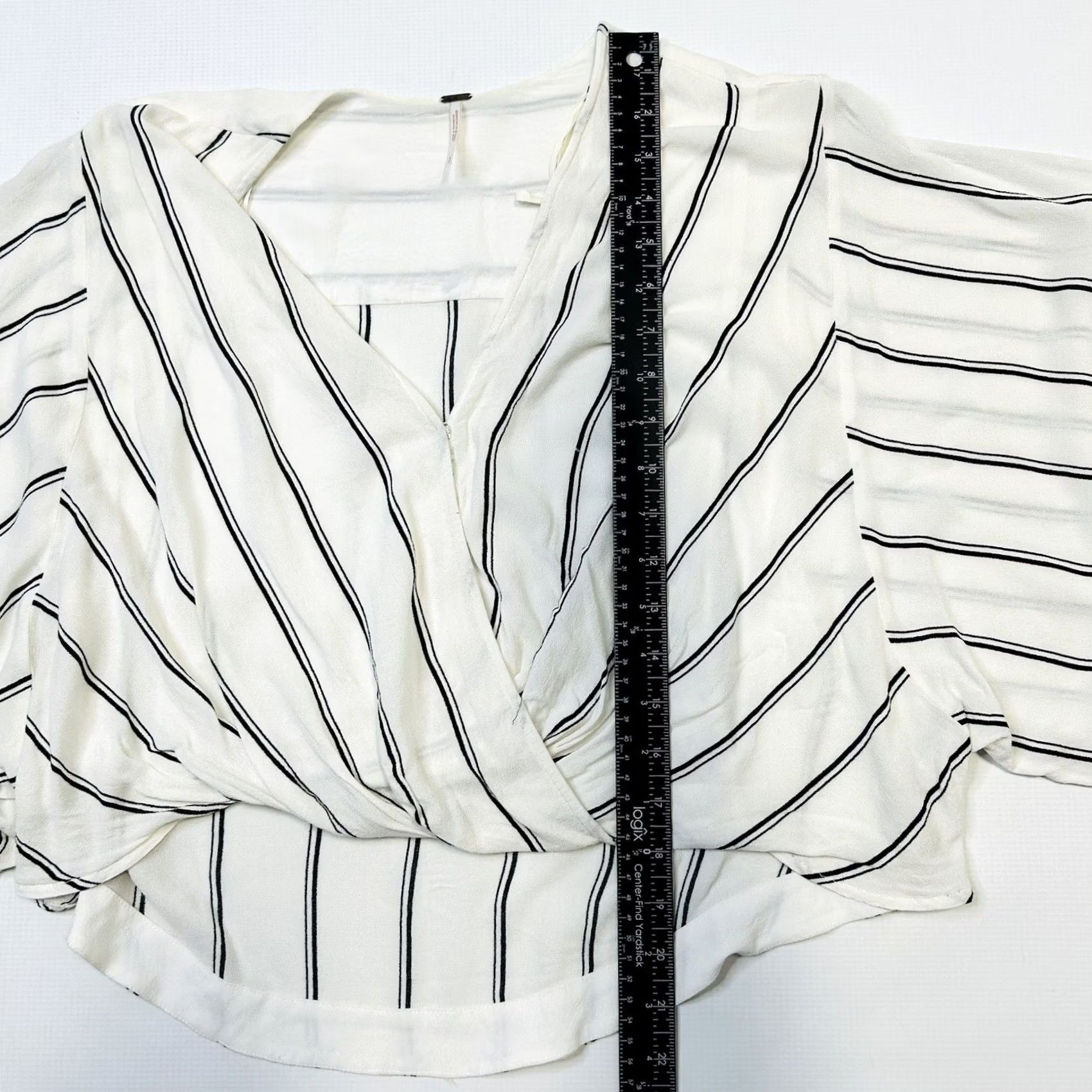 Free People VINTAGE Free People Boho White Black Striped Top Crop Blouse Kimono Sleeve Size Small Size S / US 4 / IT 40 - 7 Thumbnail