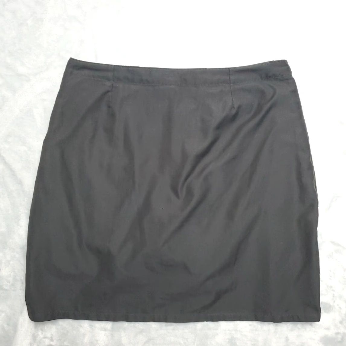 Patagonia VINTAGE Patagonia Skort Womens 6 Black Lined Outdoors Performance Skirt Hike Gorp Size 30" / US 8 / IT 44 - 3 Thumbnail