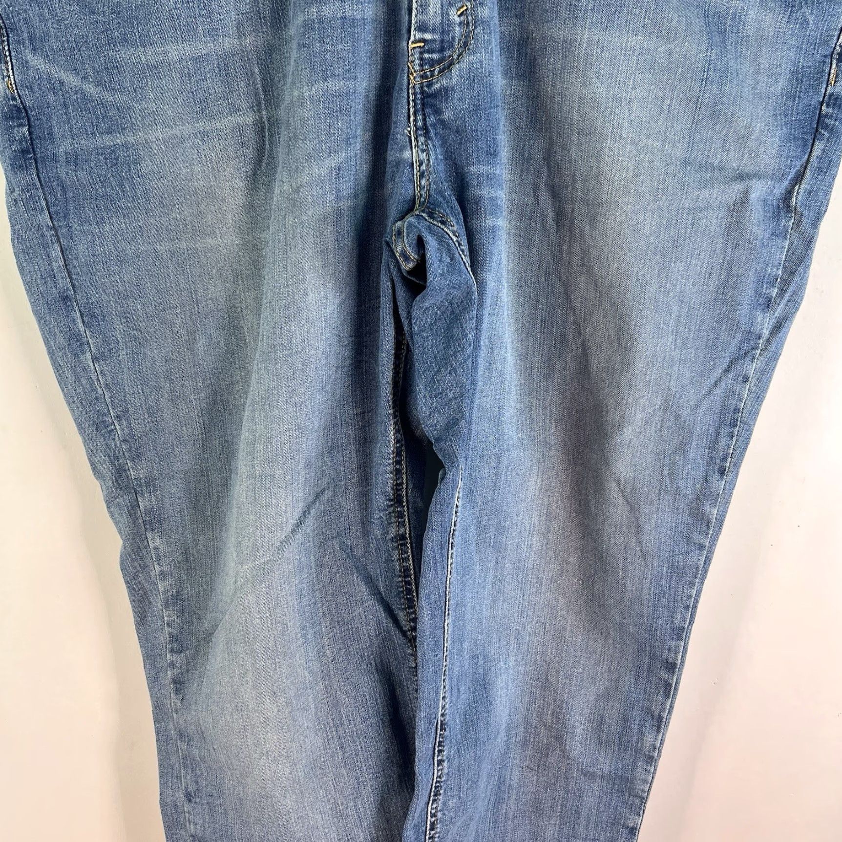 Levi's Levi’s 541 Athletic Taper Denim Jeans Blue Men's 46 29 Inseam Stretch 5-Pocket Denim Jeans Size US 30 / EU 46 - 4 Thumbnail