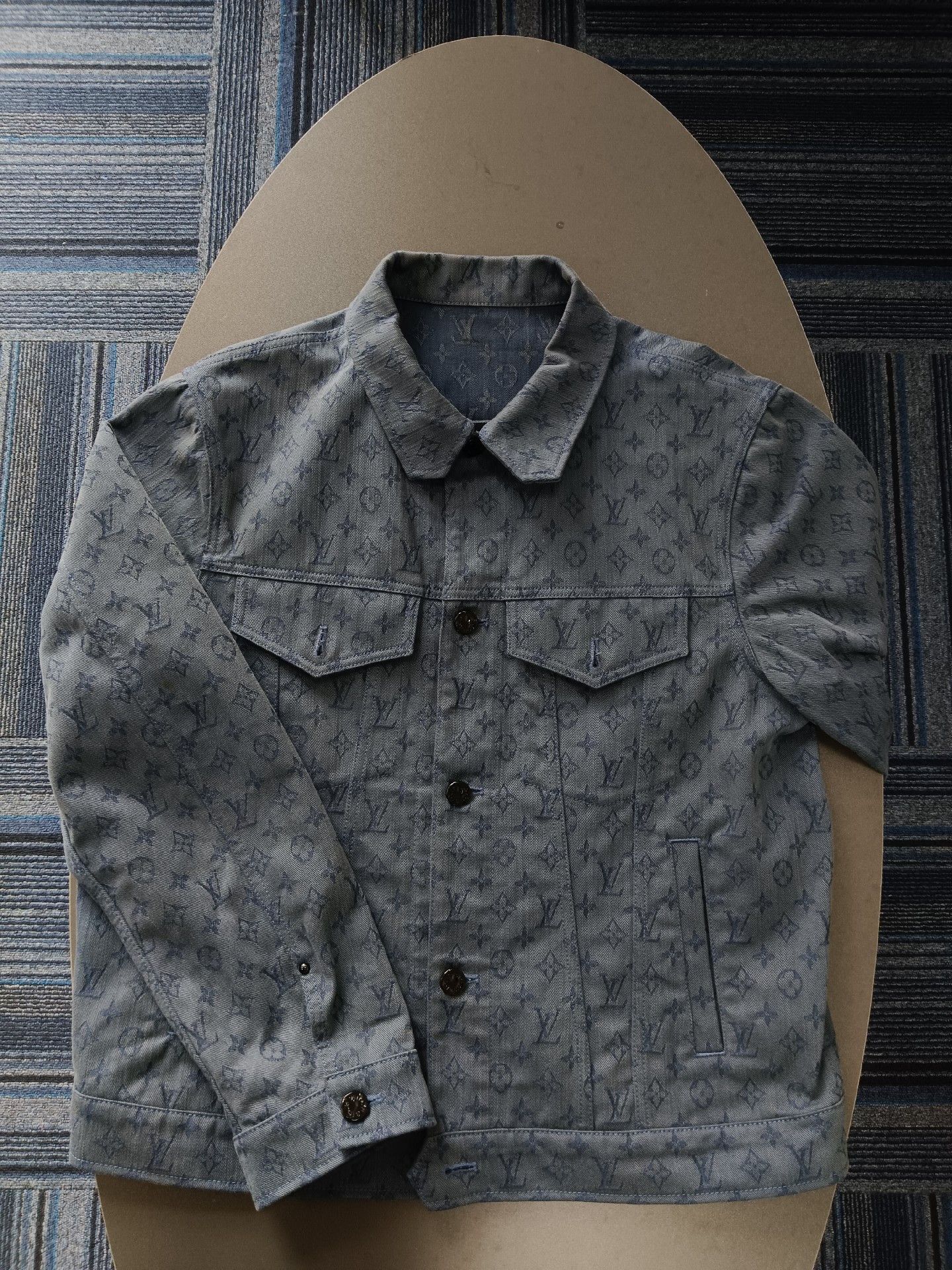 Louis Vuitton Louis Vuitton full logo denim jacket Nextarrow-2412 Size US M / EU 48-50 / 2 - 1 Thumbnail
