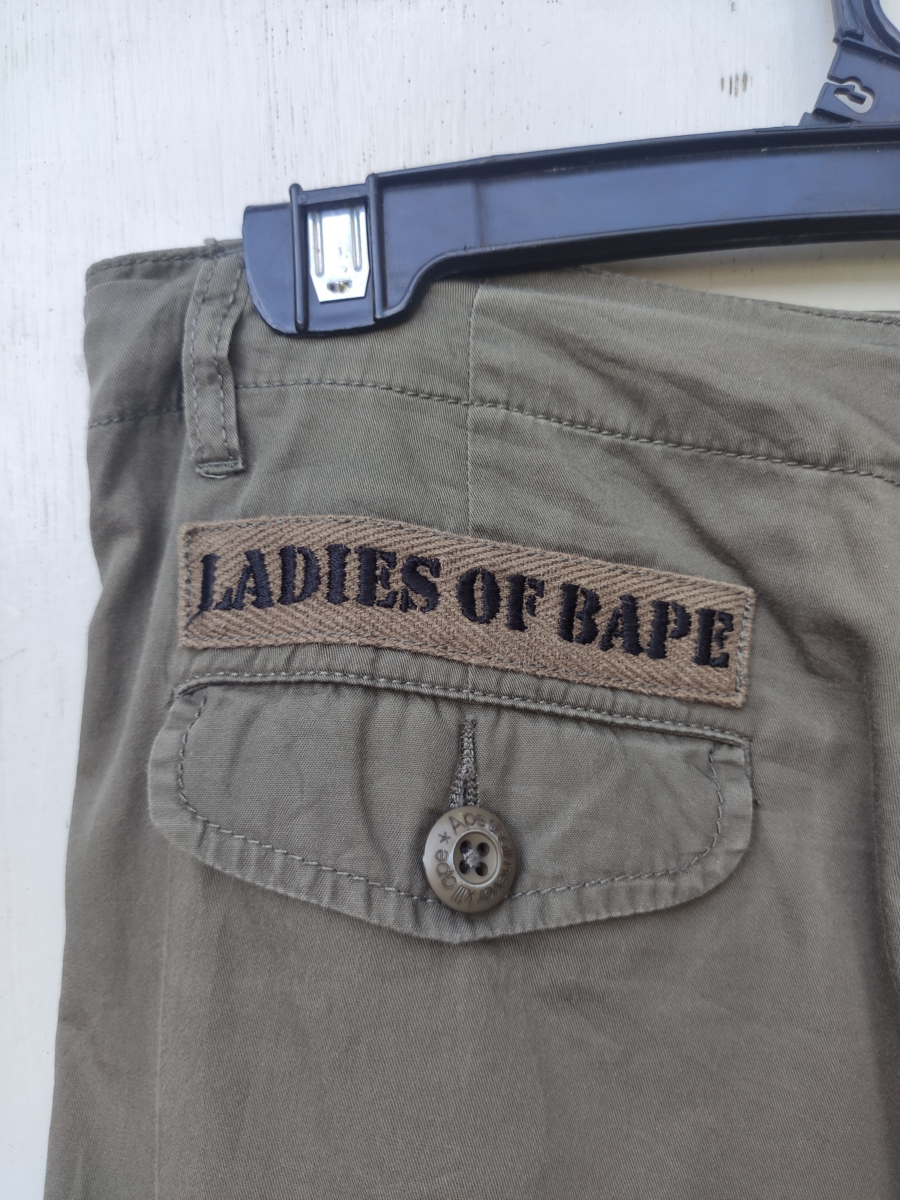 Bape 🔥 A Bathing Ape Cargo pants ladies 3 quarter long rise Size 29" - 5 Thumbnail